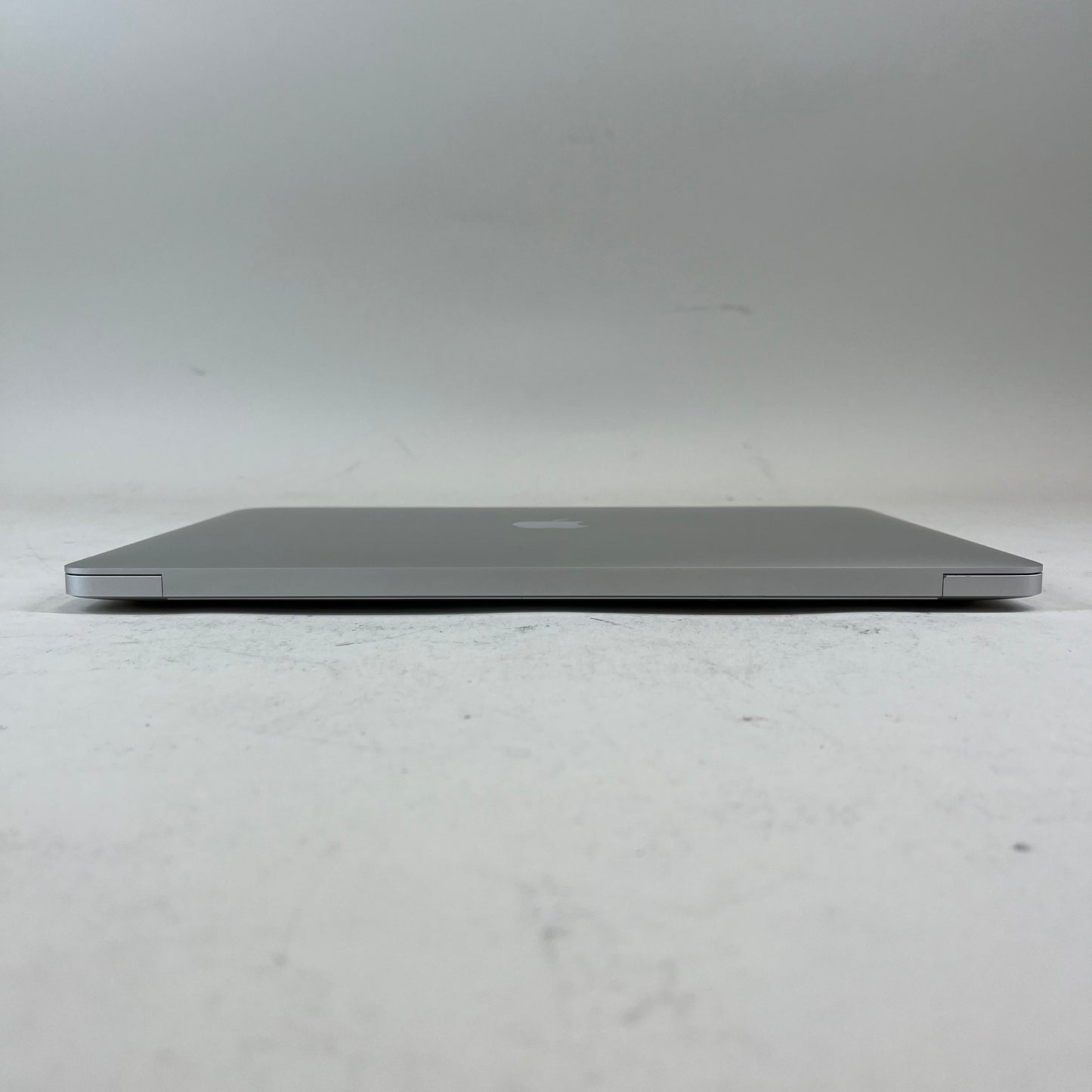 2020 Apple MacBook Air 13.3" i5 1.1GHz 8GB RAM 256GB SSD Silver A2179