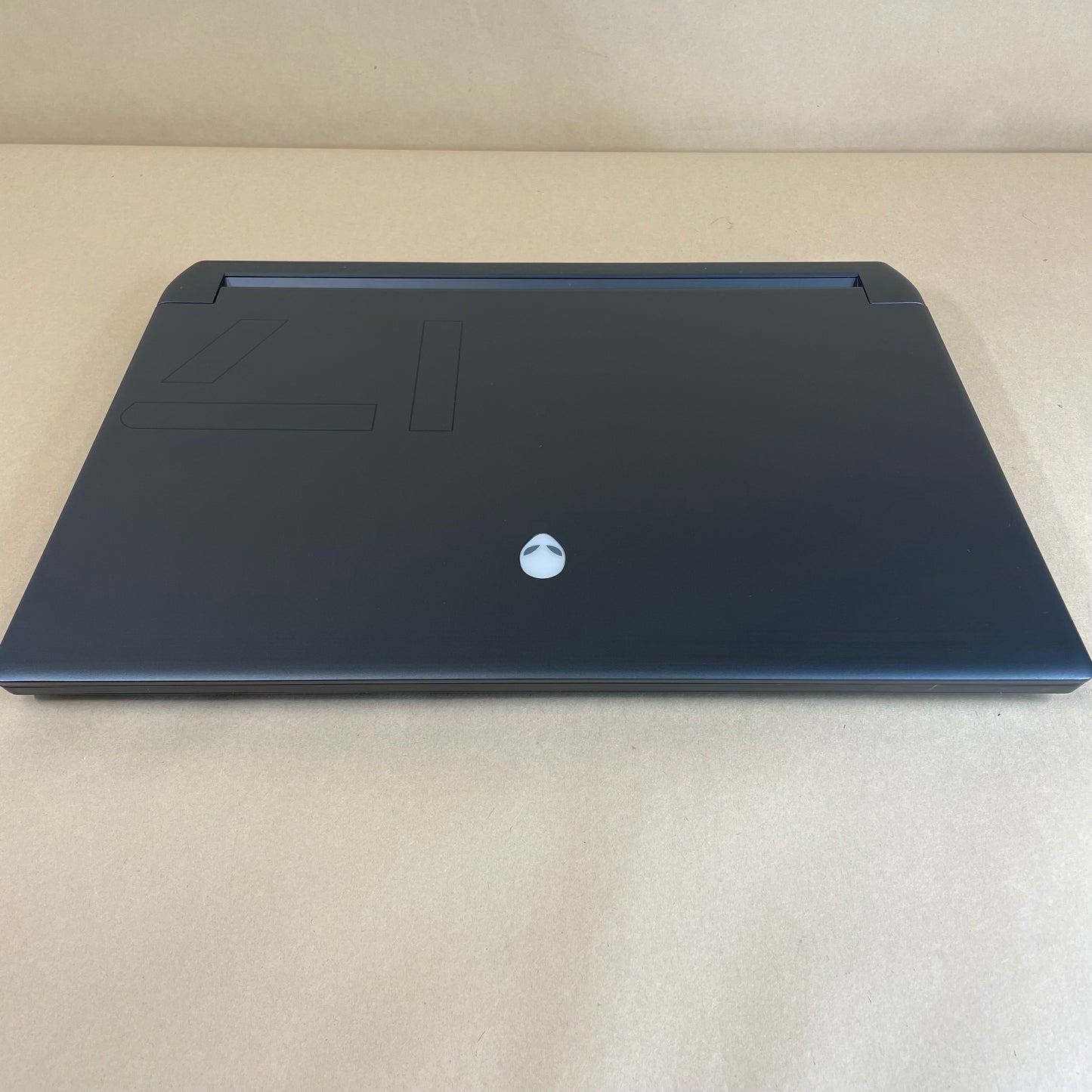 Alienware M17 R5 17" Ryzen 7 6800H 3.0GHz 16GB RAM 512GB SSD GeForce RTX 3060