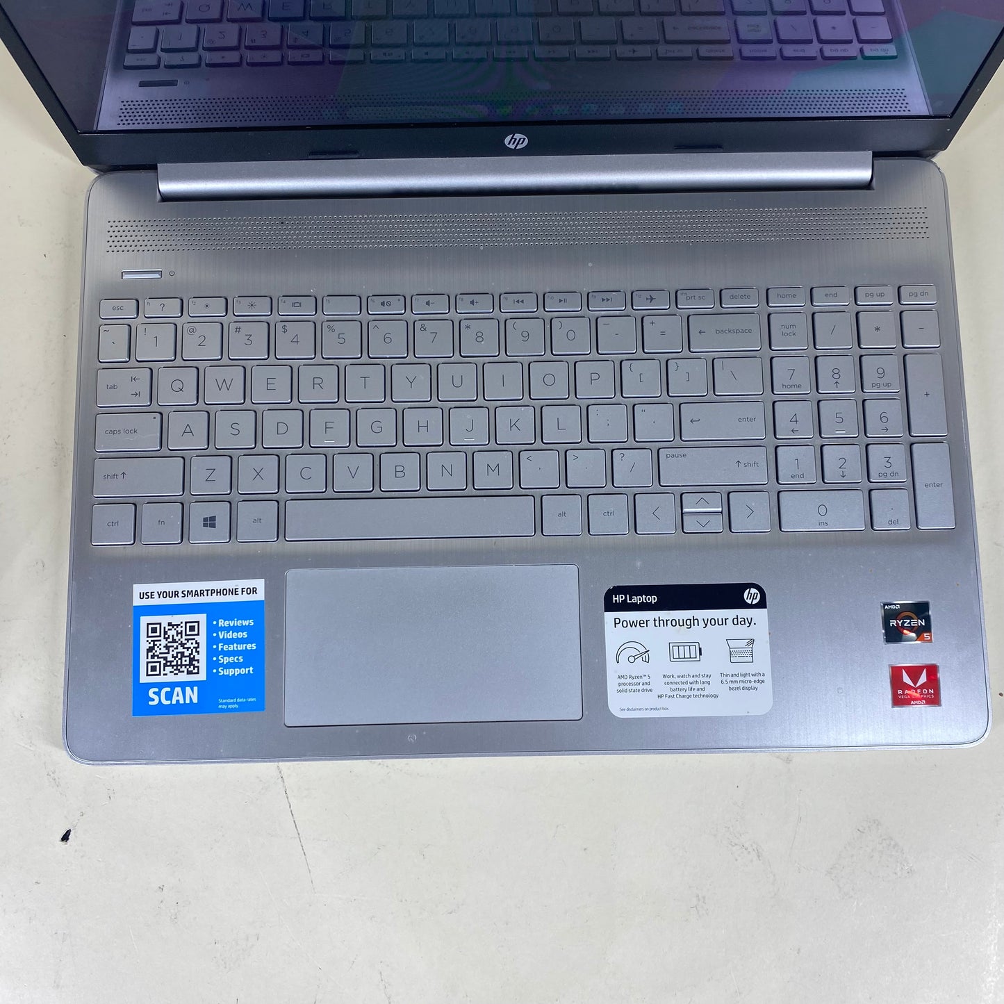 HP 15-ef0023dx 15.6" amd ryzen 5 3500u 2.1GHz 12GB RAM 256GB SSD