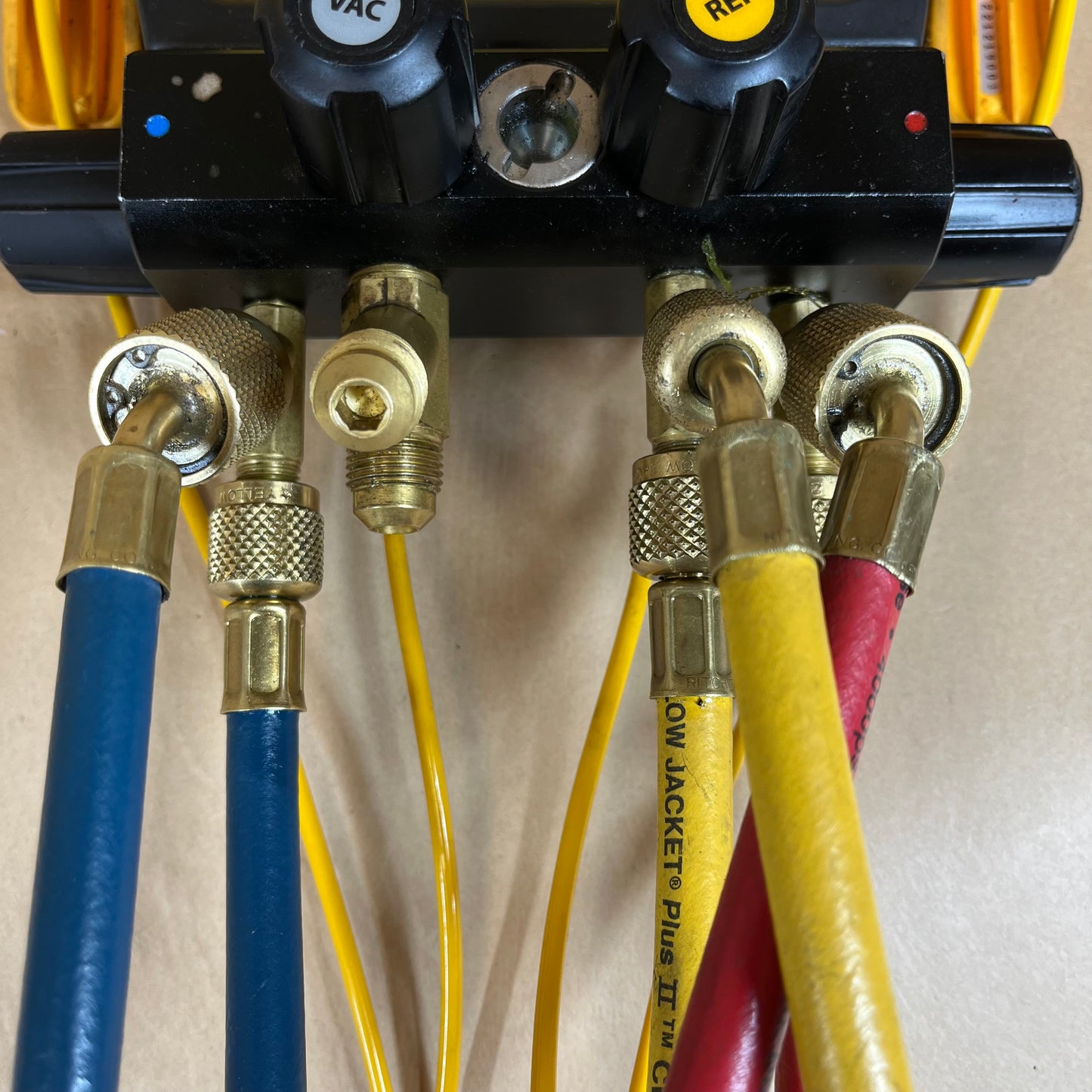 Fieldpiece SMAN 4-Port Digital Refrigerant Manifold SM480V