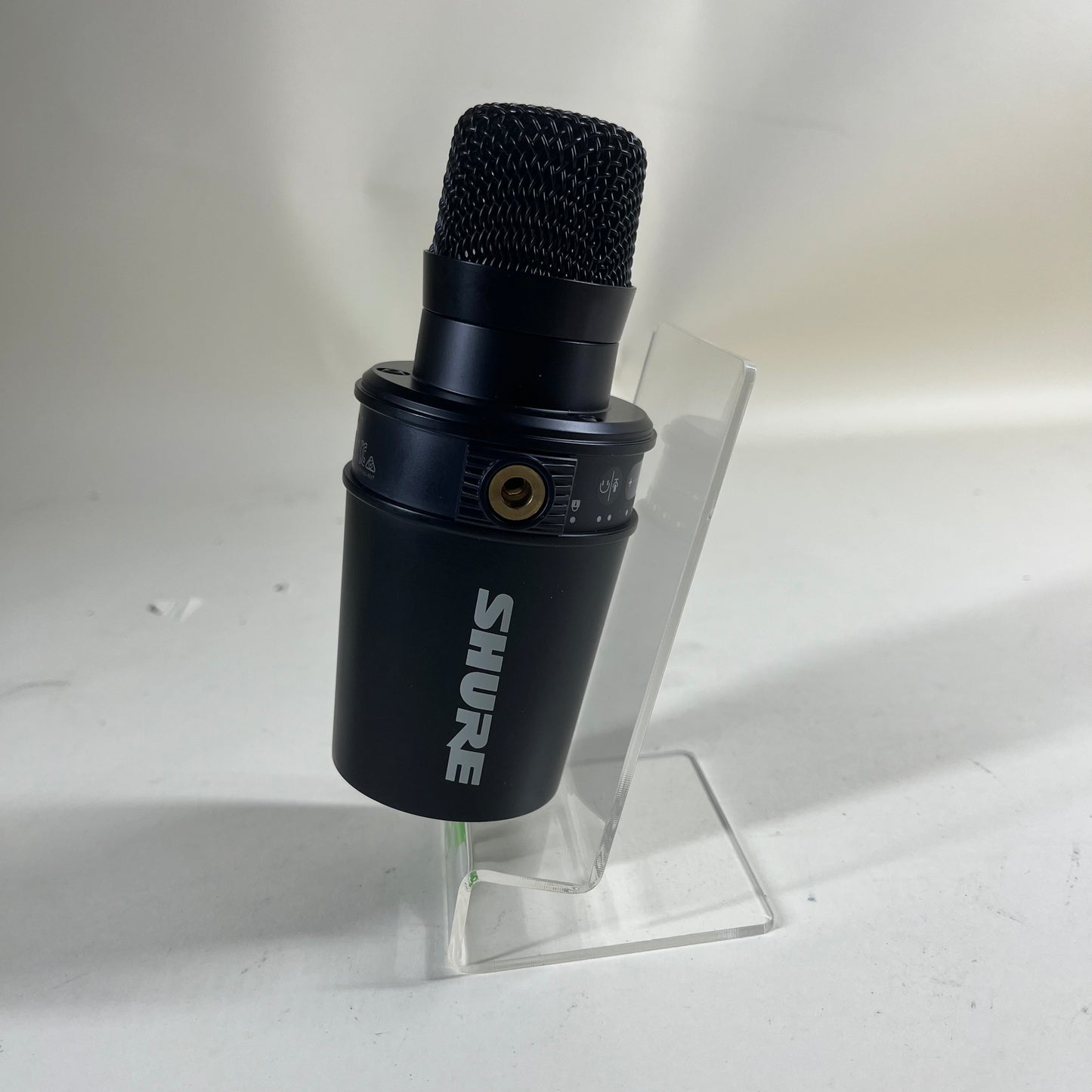 Shure MV7 50Hz to 16Khz Broadcast Dynamic Microphone