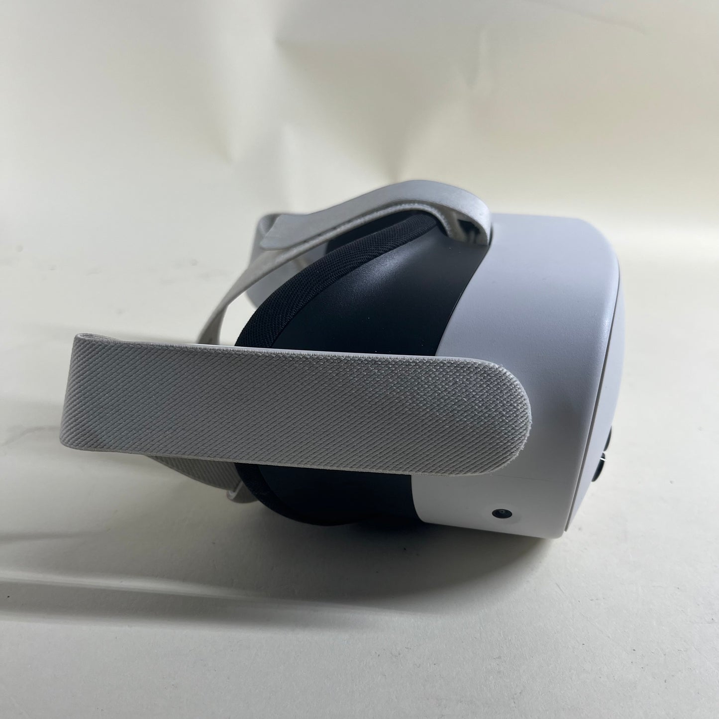 Meta Quest 3S 128GB Standalone All-in-One VR Headset KW49CM