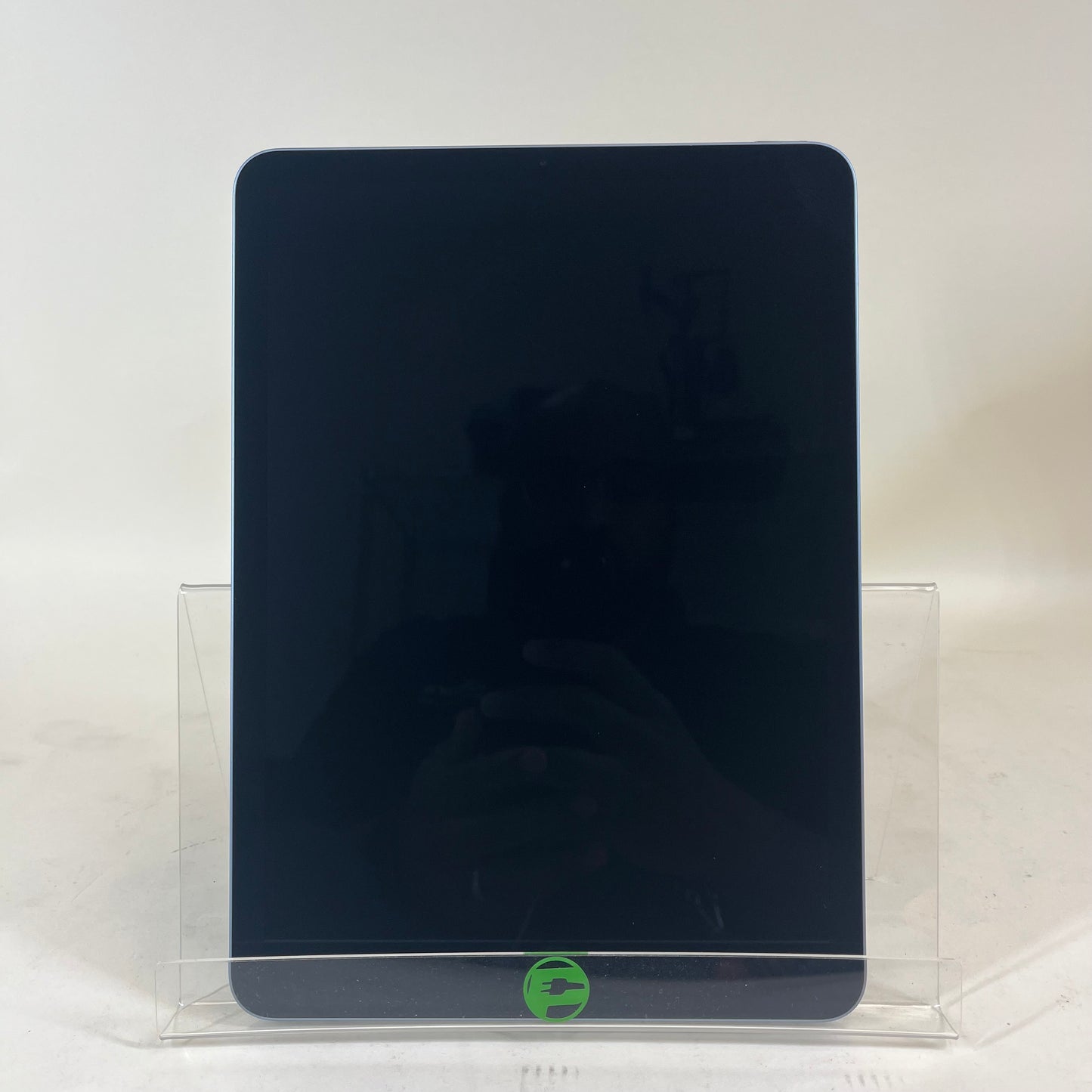 WiFi Only Apple iPad Air 4th Gen 64GB 18.3.1 BLUE FYFQ2LL/A