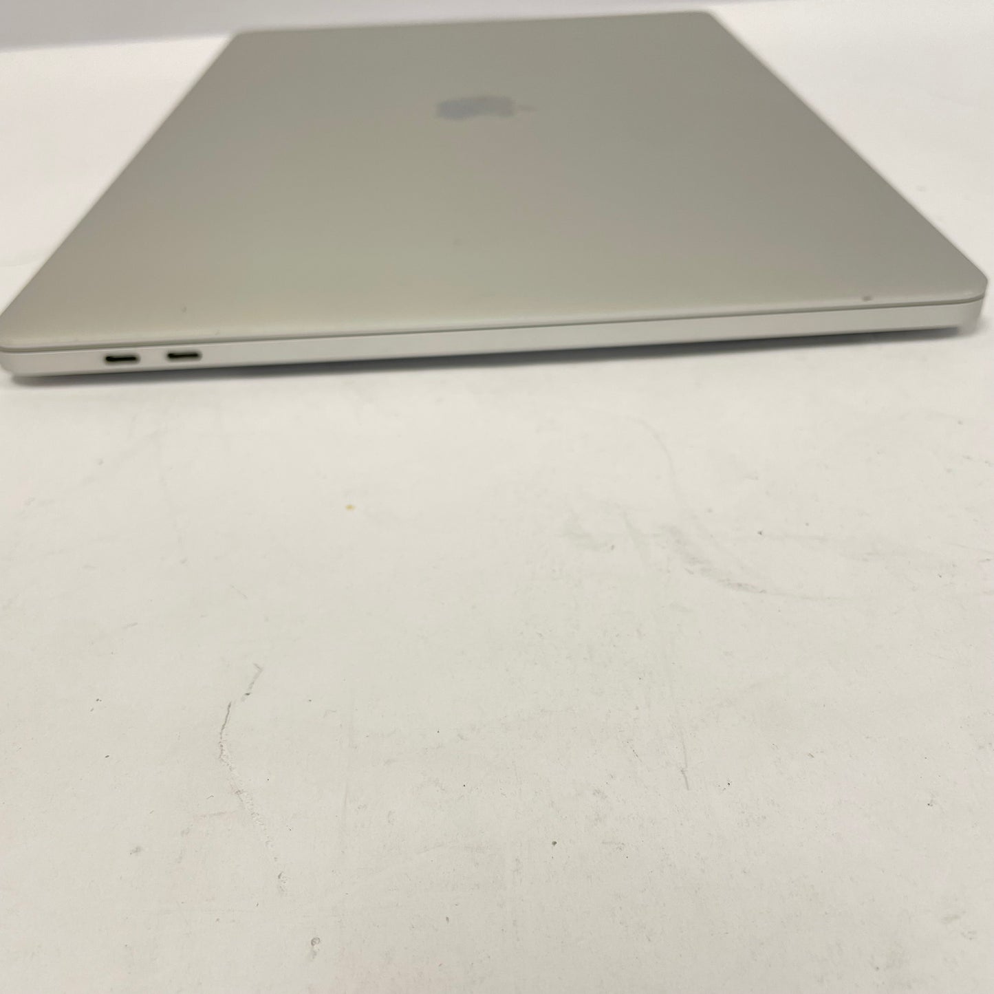 2019 Apple MacBook Pro 16" i7 2.6GHz 16GB RAM 512GB SSD Silver A2141