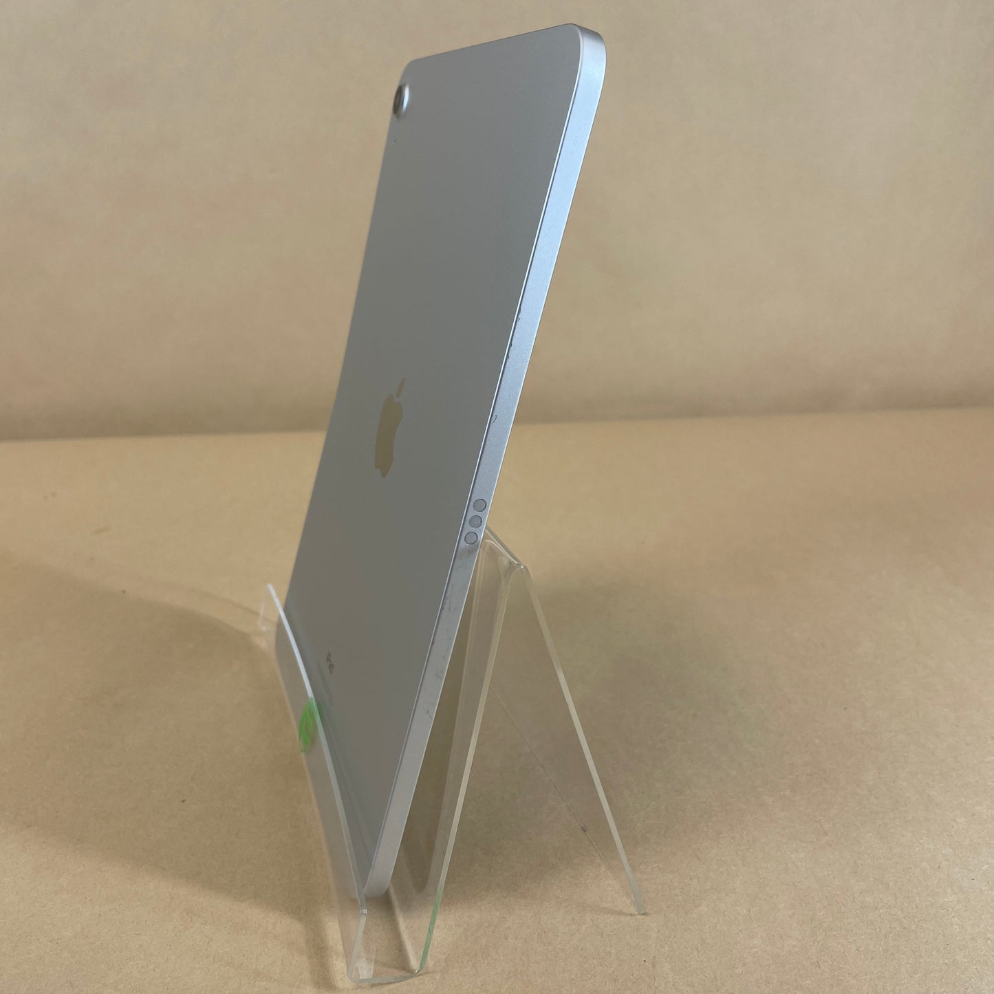 WiFi Only Apple iPad 10th Gen 64GB 17.6.1 SILVER MPQ03LL/A Slight Bend