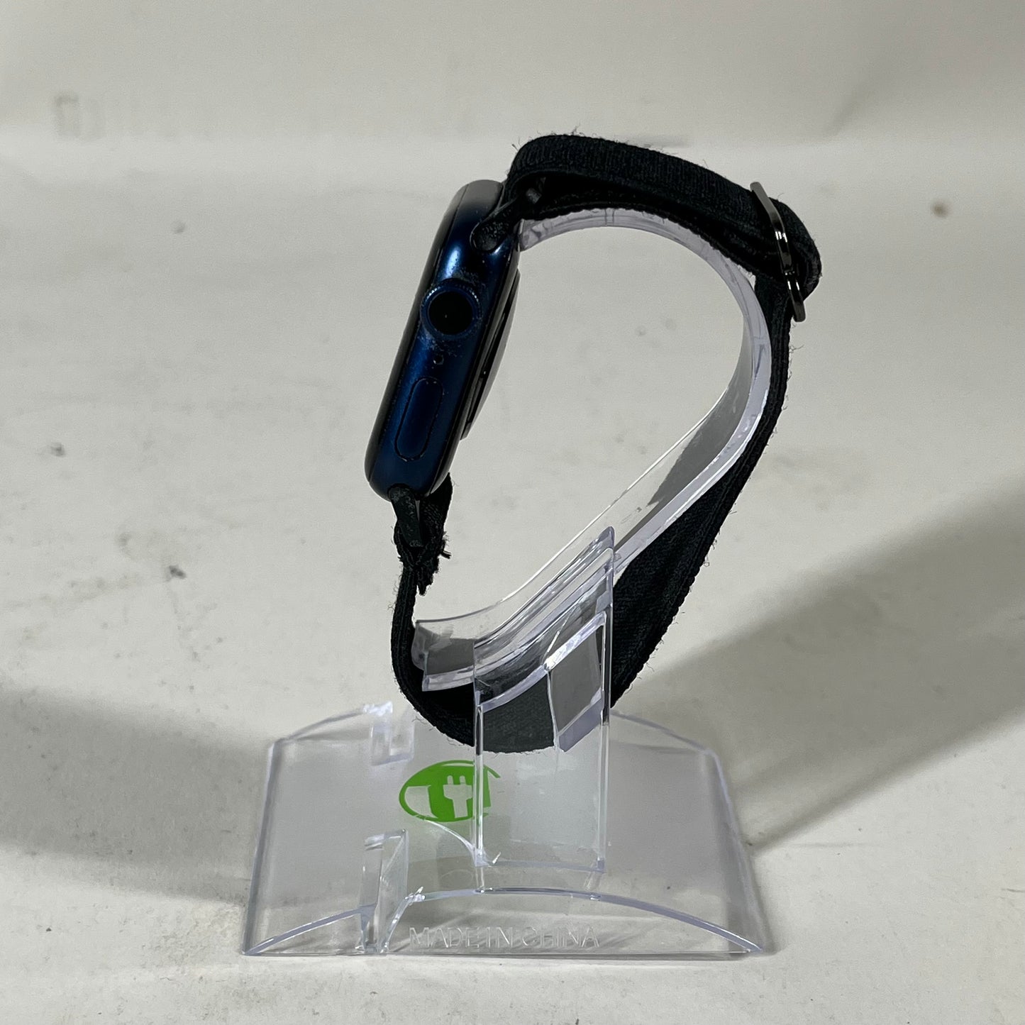 GPS Only Apple Watch Series 6 40MM Black Aluminum MG143LL/A