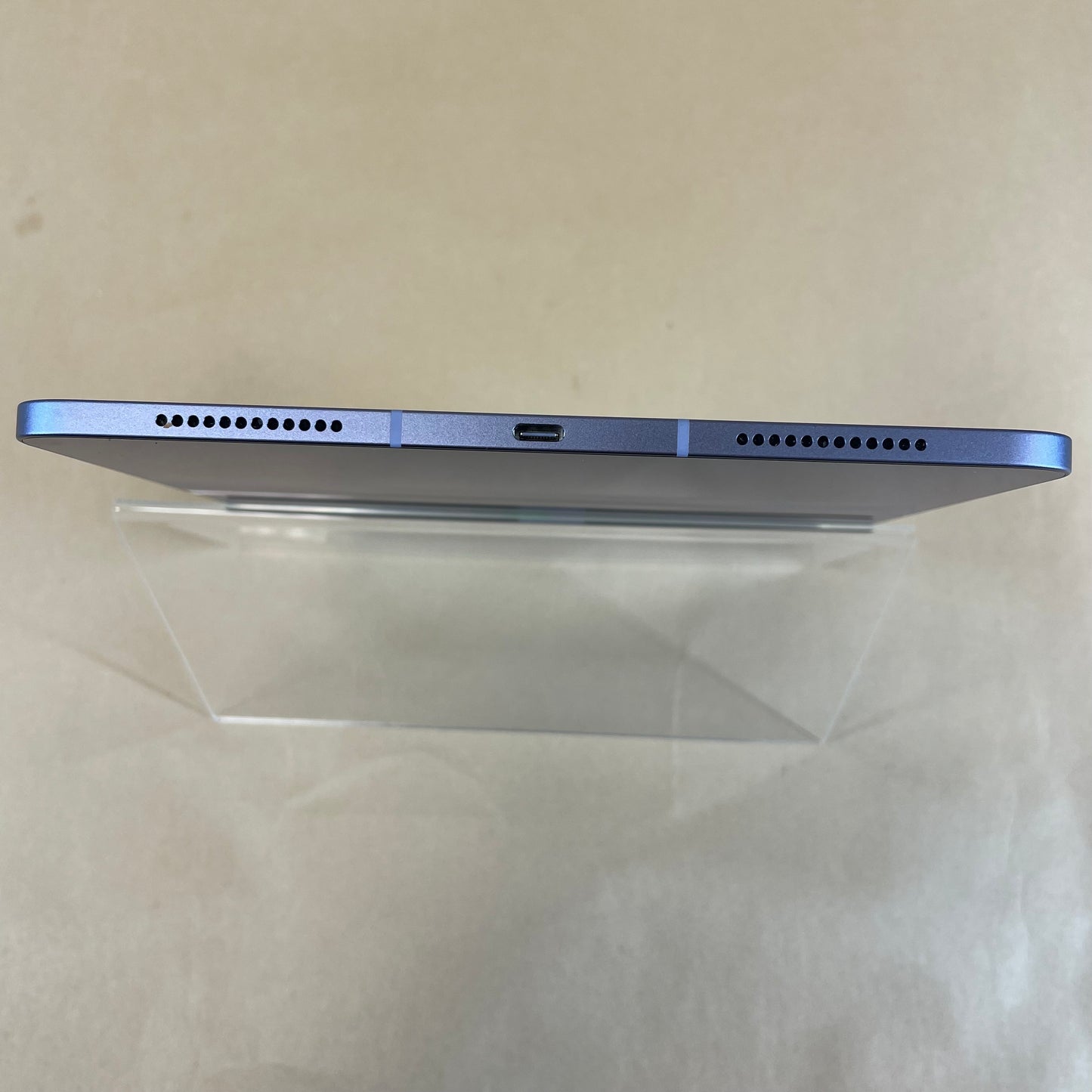 Unlocked Apple iPad Air 5th Gen 64GB 18.4.1 Purple MME93LL/A