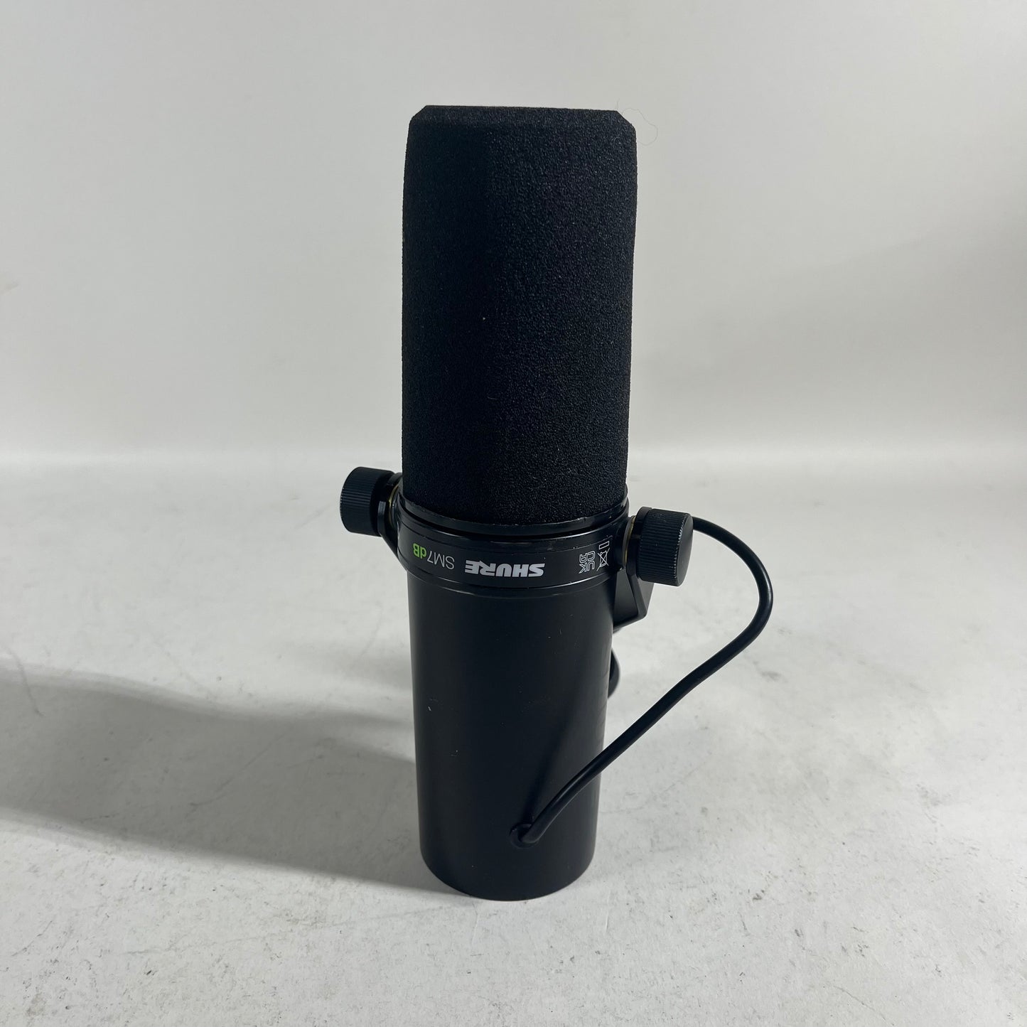 Shure SM7DB Dynamic Vocal Microphone With Built-In Preamp