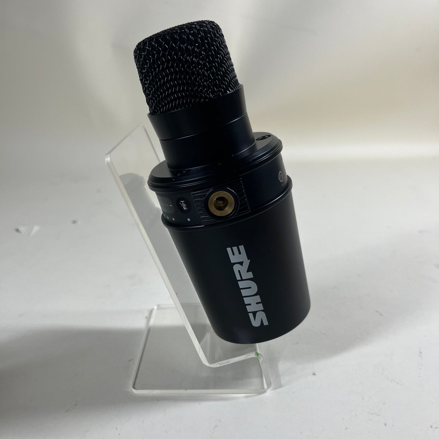 Shure MV7 50Hz to 16Khz Broadcast Dynamic Microphone