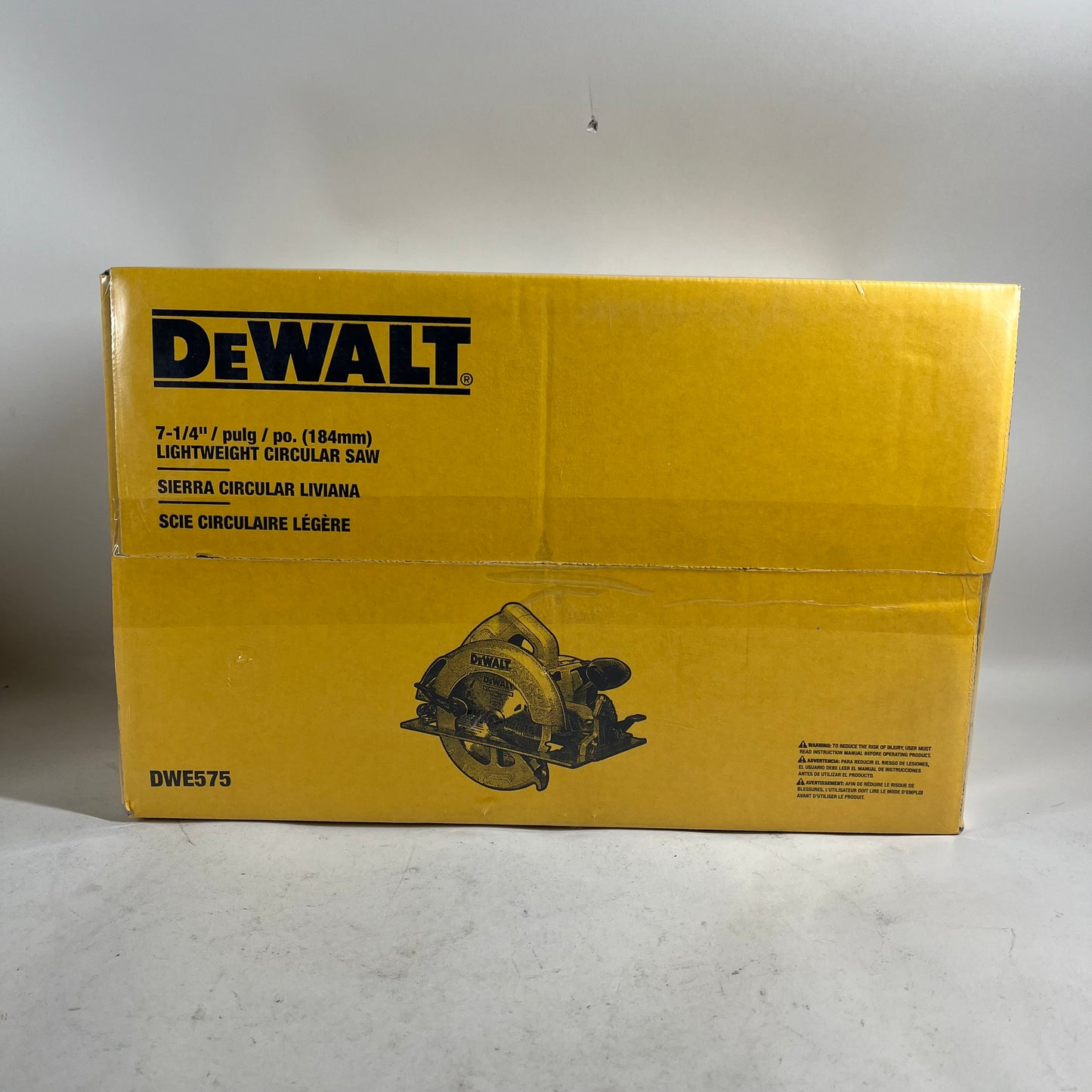 New DeWalt DWE575 15 Amp 7 1/4" Lightweight Circular Saw