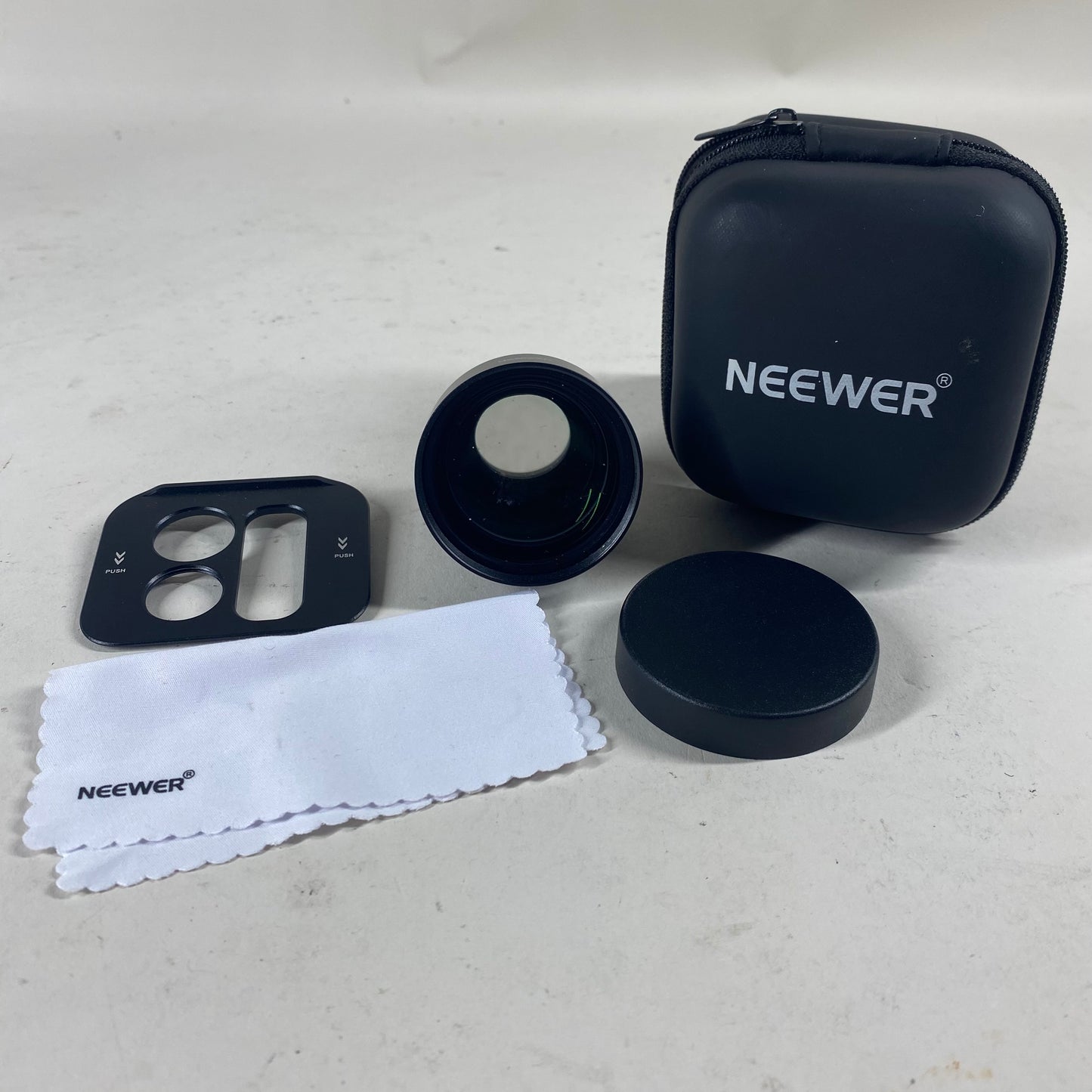 neewer 105mm f/1.4 105mm Smartphone Macro Lens Manual Lens