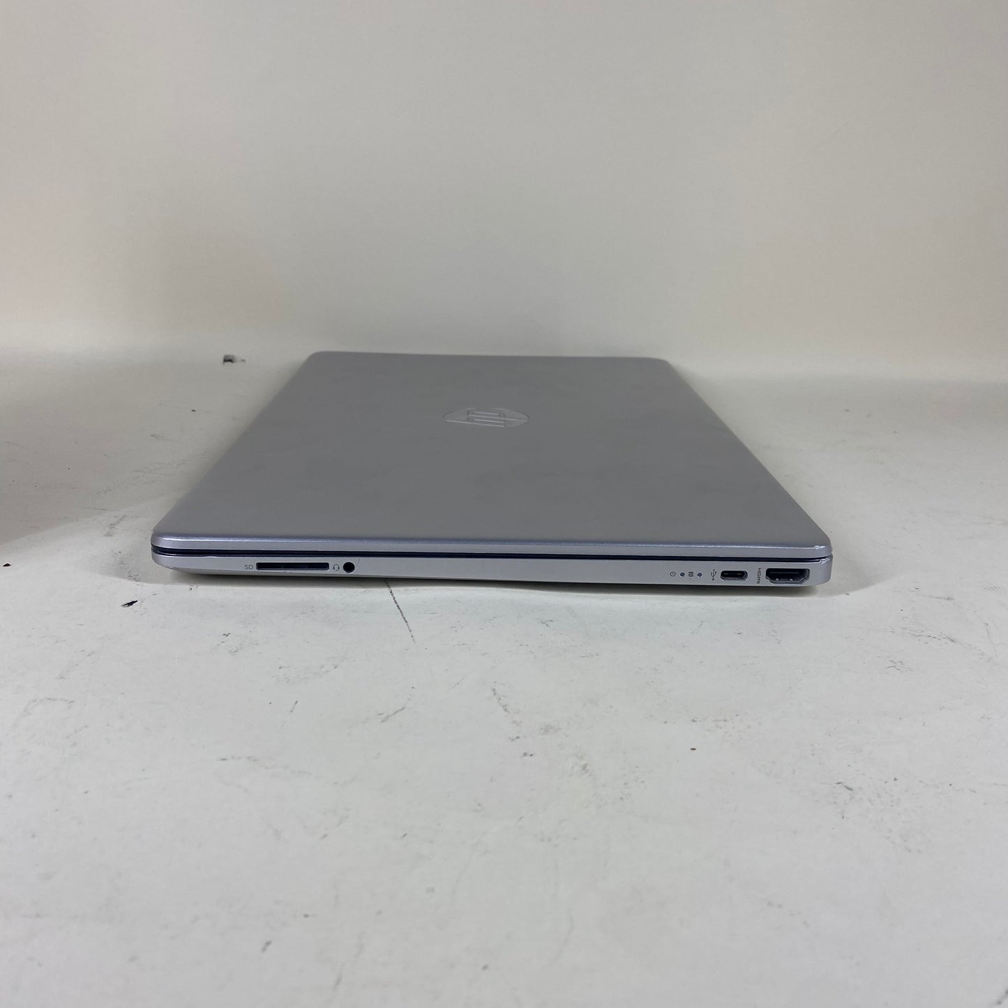 HP 15-ef0023dx 15.6" amd ryzen 5 3500u 2.1GHz 12GB RAM 256GB SSD