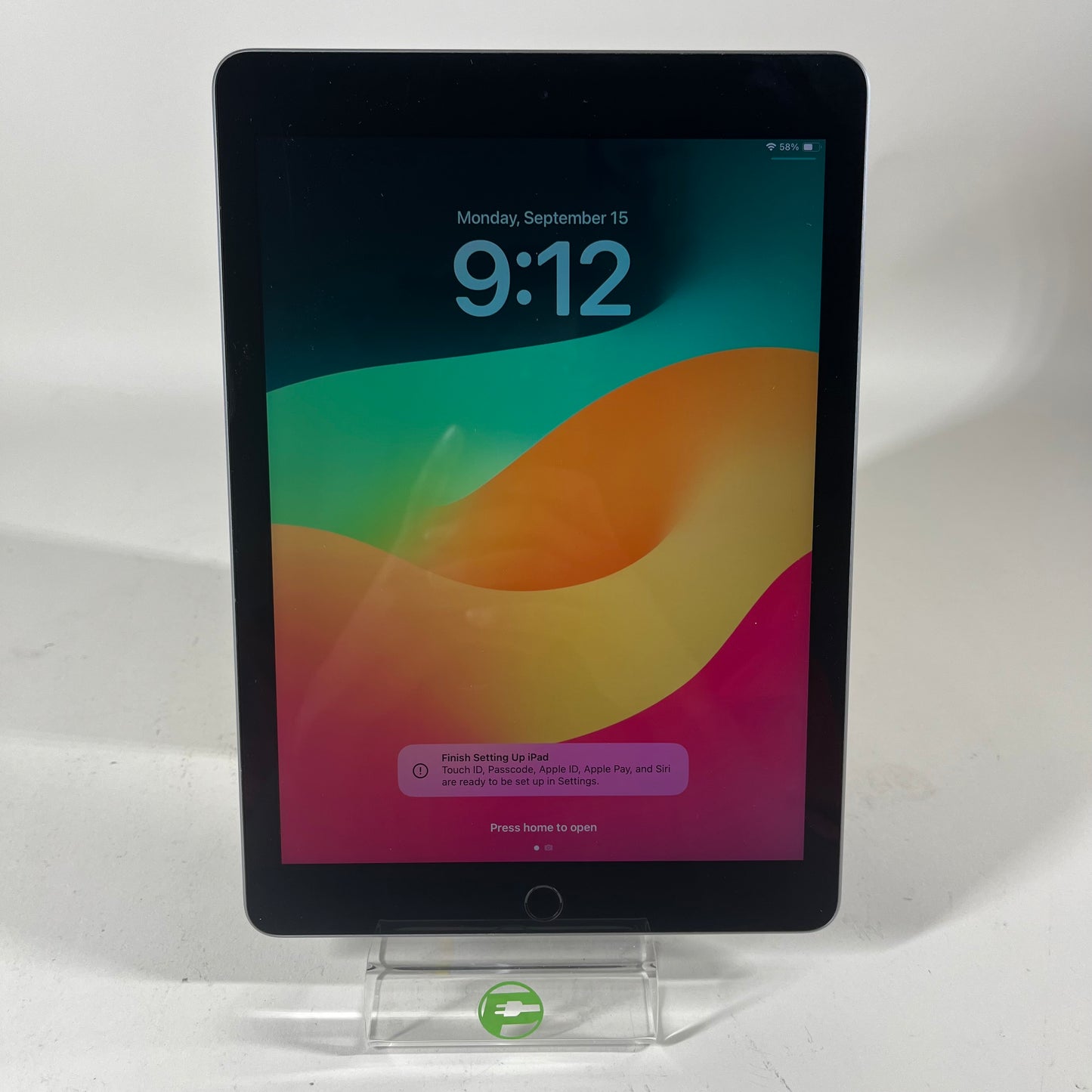 WiFi Only Apple iPad 6th Gen 32GB 17.7.8 Space gray MR7F2LL/A