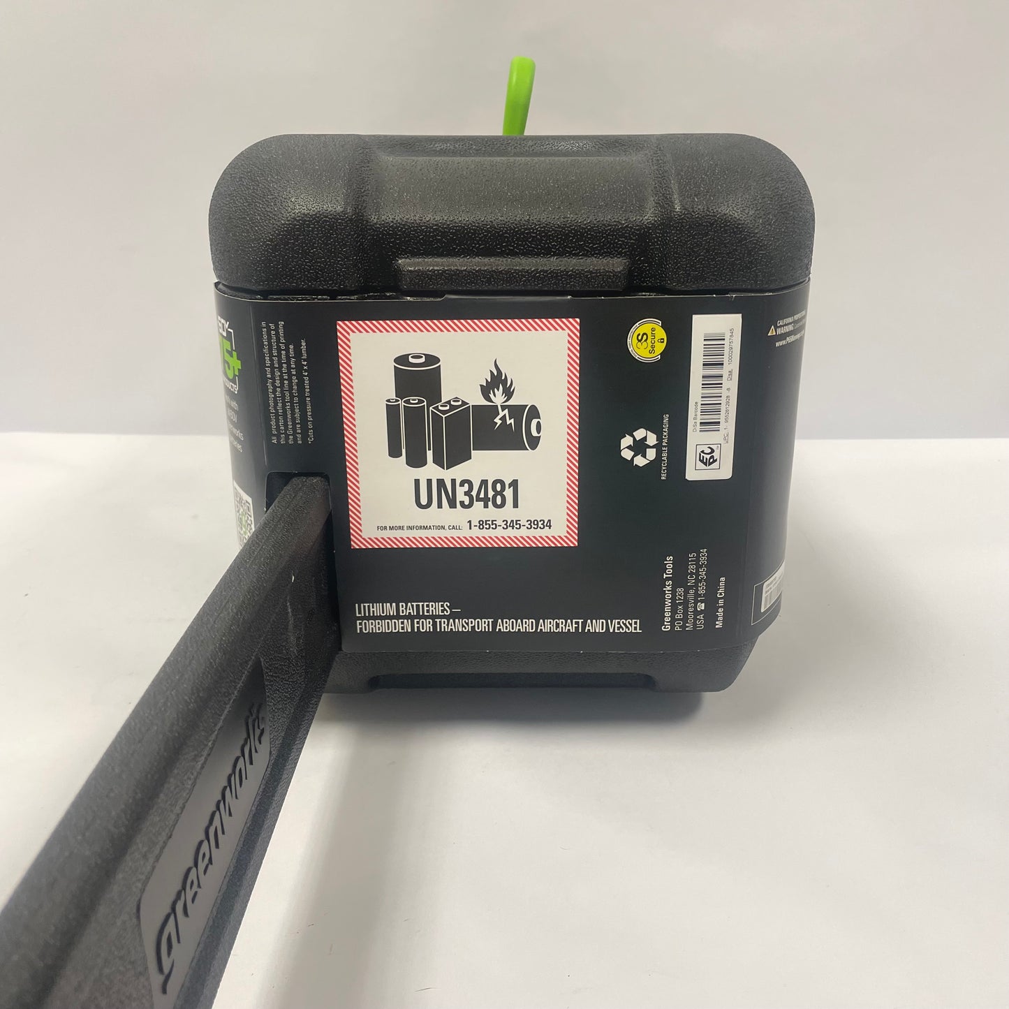 New Greenworks 662877953 60V 18" Chainsaw