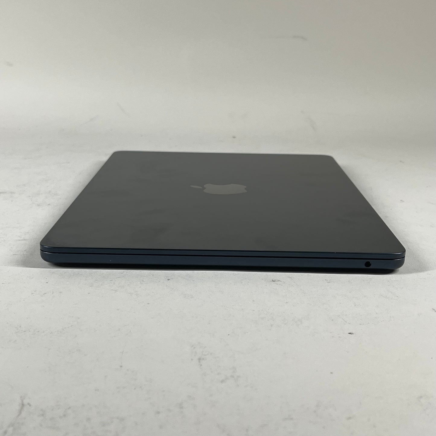 2022 Apple MacBook Air 13.6" M2 8C GPU 3.5GHz 8GB RAM 256GB SSD A2681