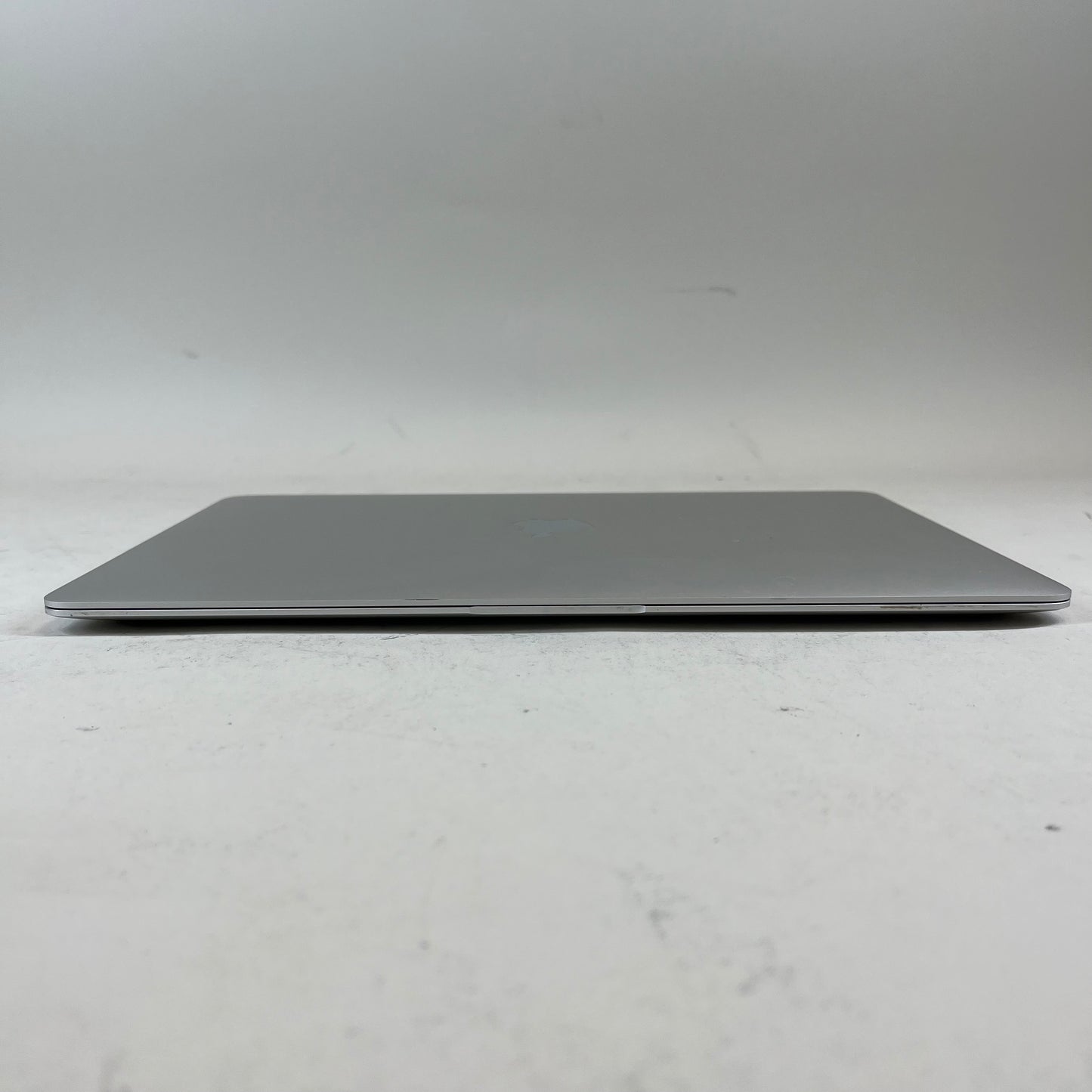 2020 Apple MacBook Air 13.3" i5 1.1GHz 8GB RAM 256GB SSD Silver A2179