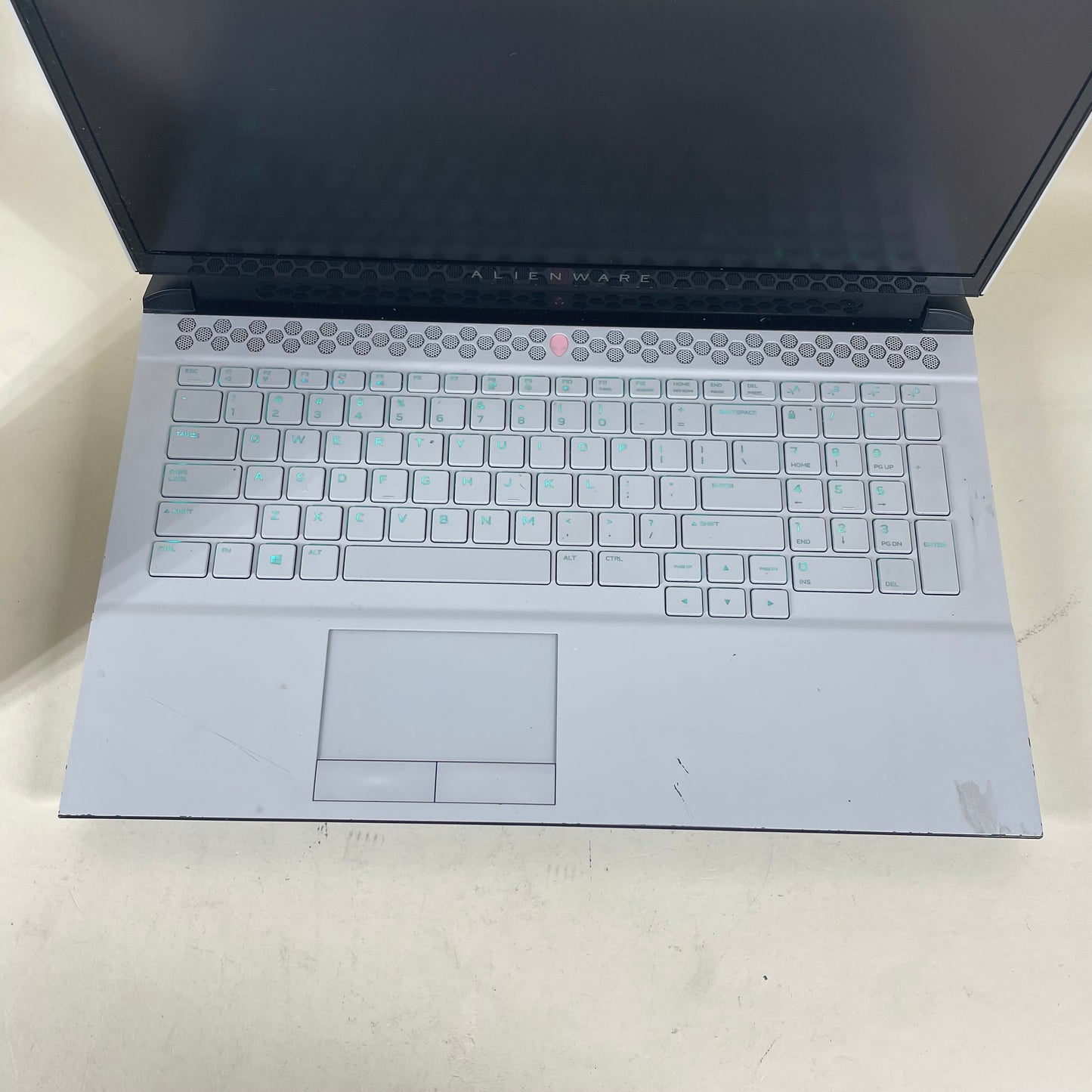 Alienware Area-51M R2 P38E 17.3" i7-10700k 3.8GHz 16GB RAM 1TB SSD 2070 Super