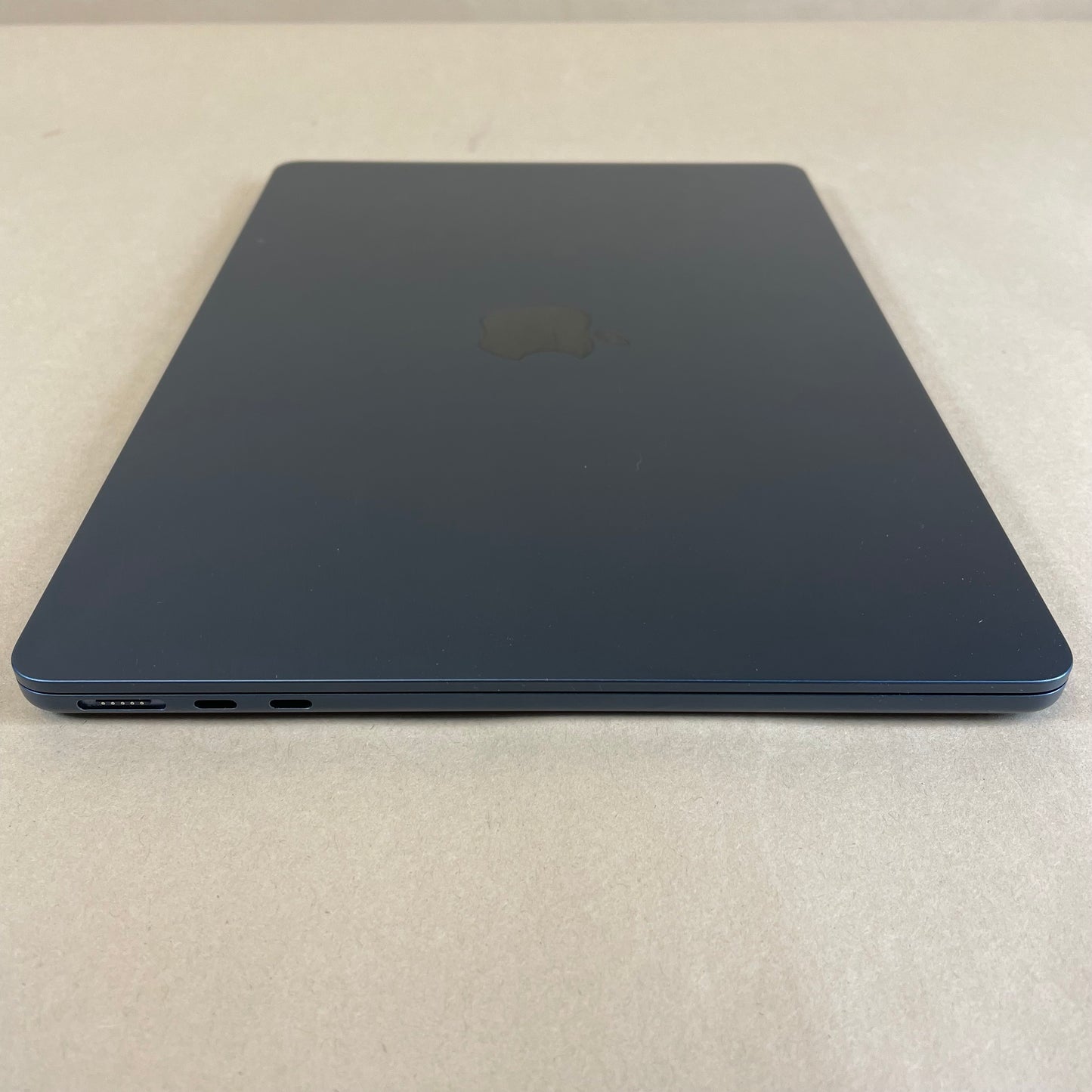 2024 Apple MacBook Air 13.6" M3 8C GPU 4.0GHz 16GB RAM 256GB SSD A3113