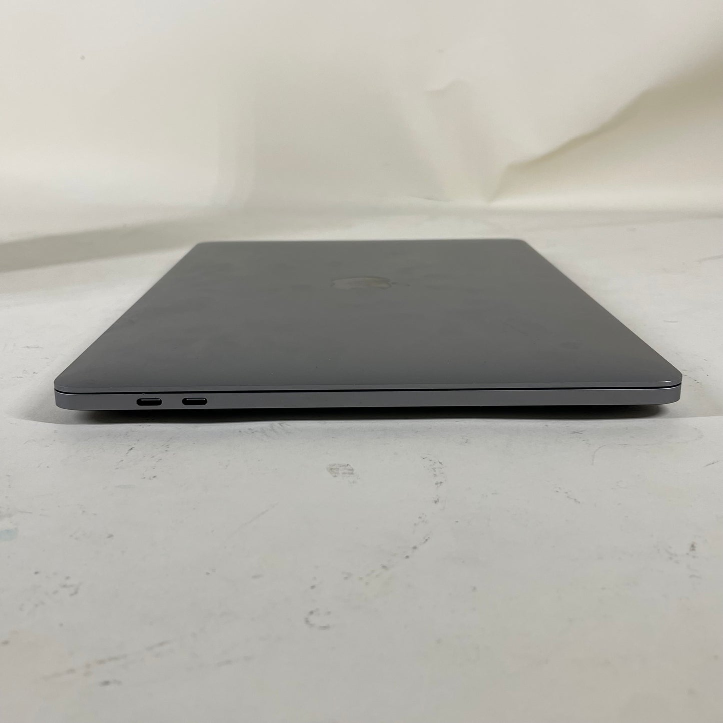 2020 Apple MacBook Pro 13.3" M1 8C GPU 3.2GHz 8GB RAM 256GB SSD A2338