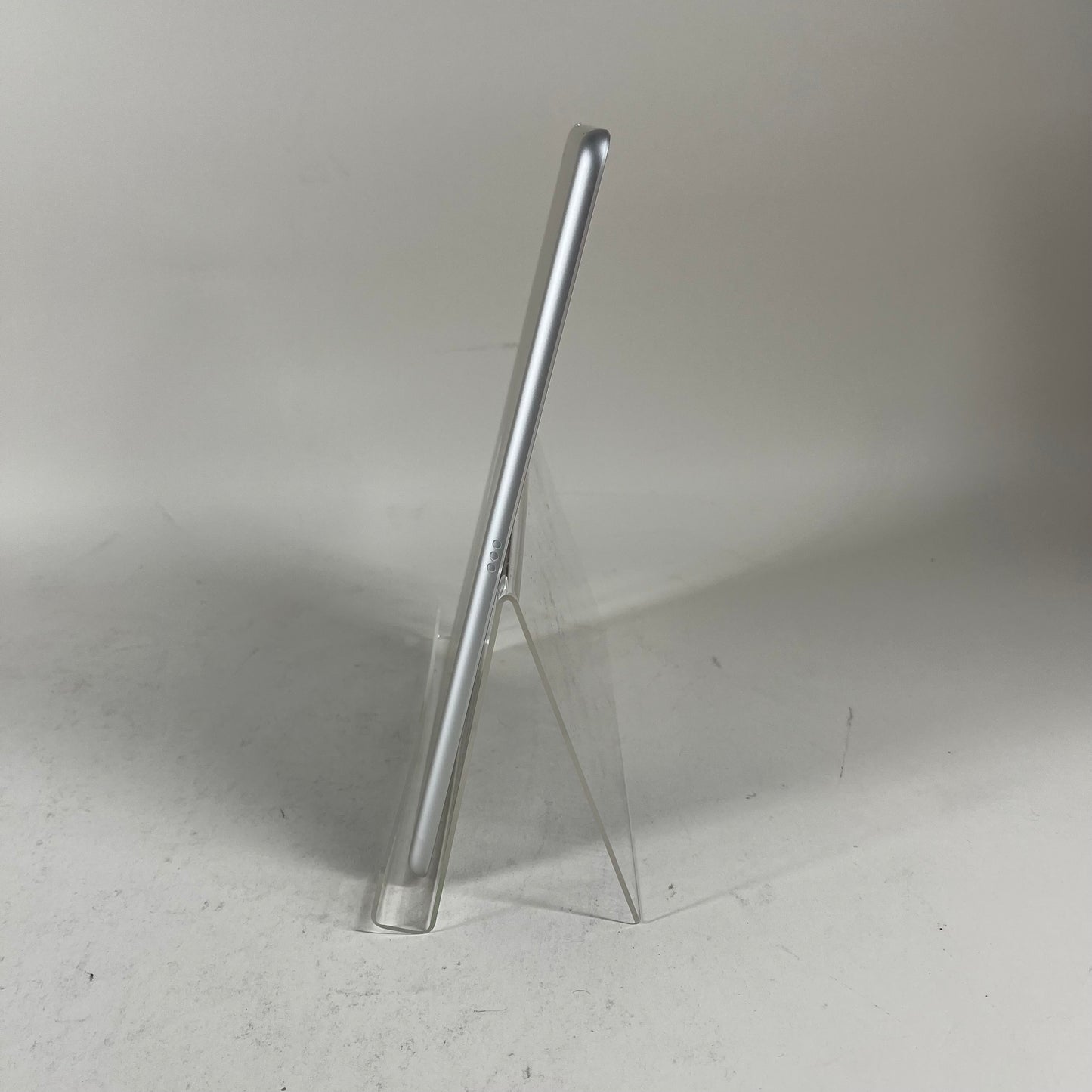 WiFi Only Apple iPad 9th Gen 64GB Silver MK2L3LL/A