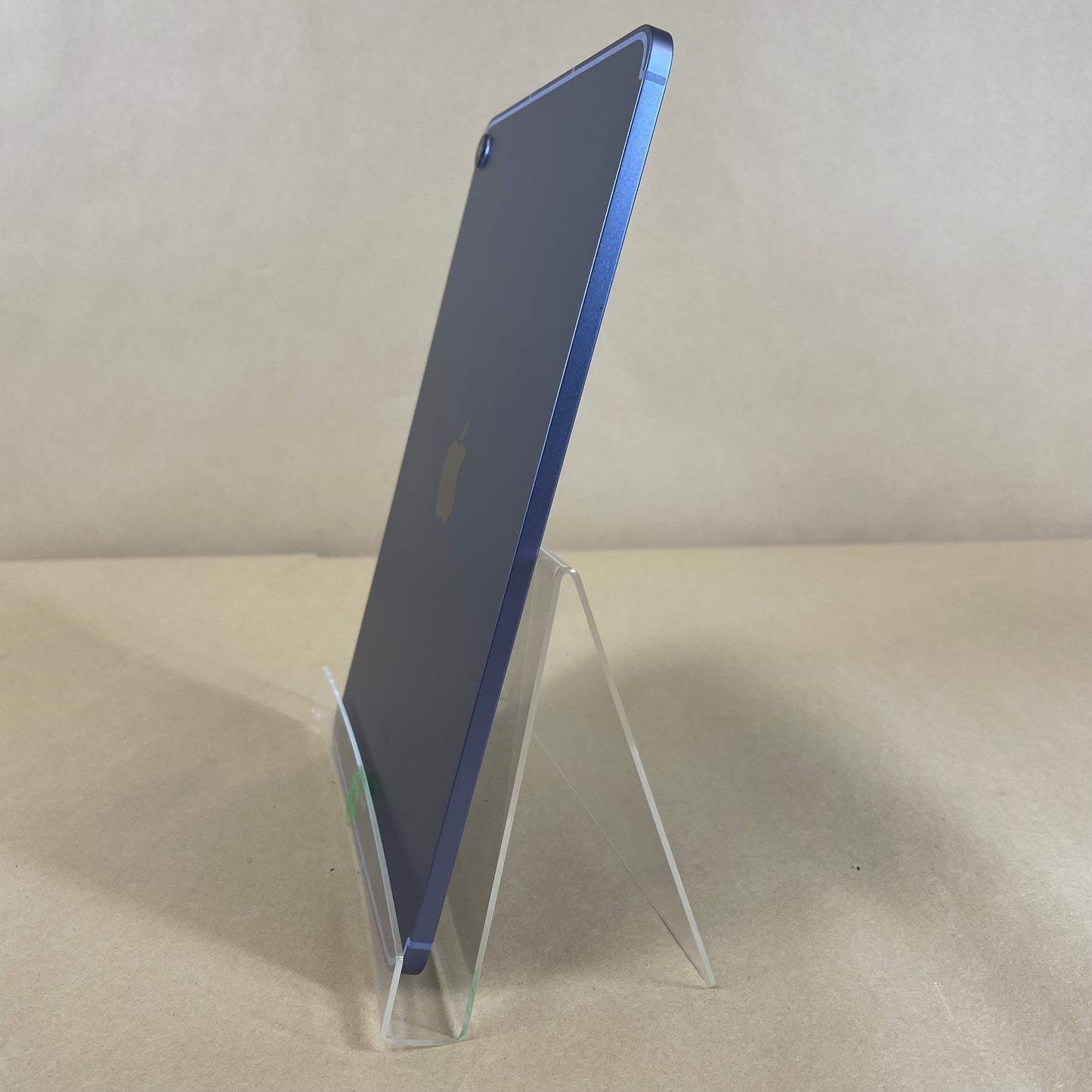 Unlocked Apple iPad Air 5th Gen 64GB 18.4.1 Purple MME93LL/A