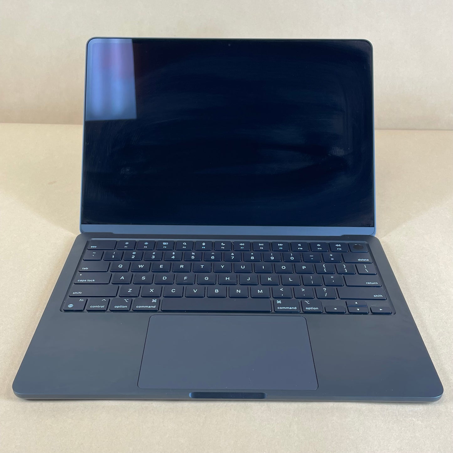 2024 Apple MacBook Air 13.6" M3 8C GPU 4.0GHz 16GB RAM 256GB SSD A3113