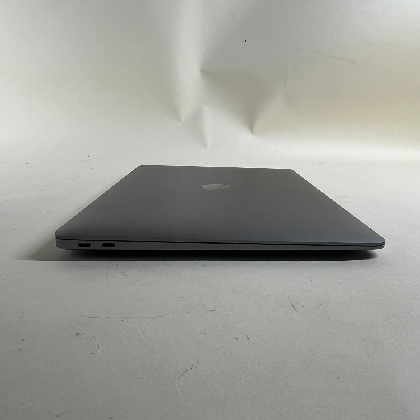 2020 Apple MacBook Air 13.3" M1 8C GPU 3.2GHz 8GB RAM 256GB SSD A2337
