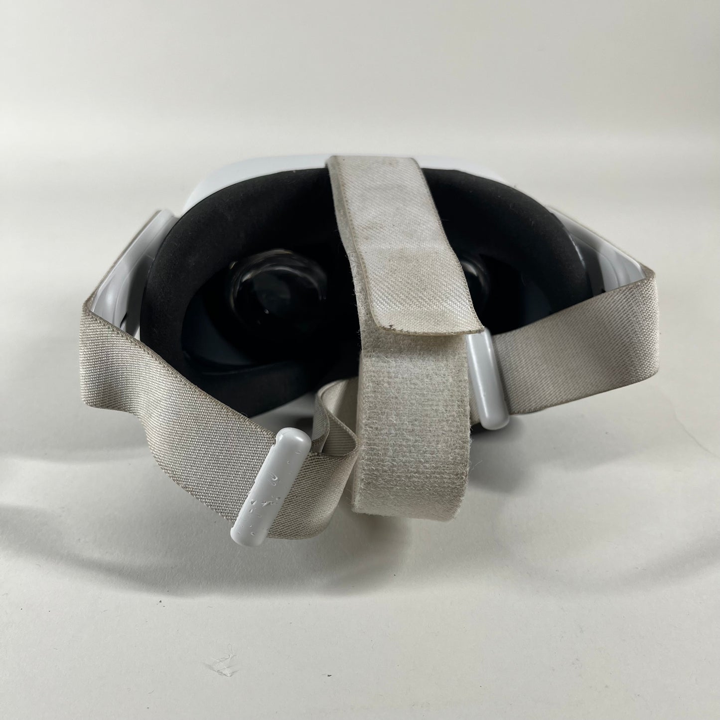 Meta Quest 2 128GB Standalone All-in-One VR Headset KW49CM