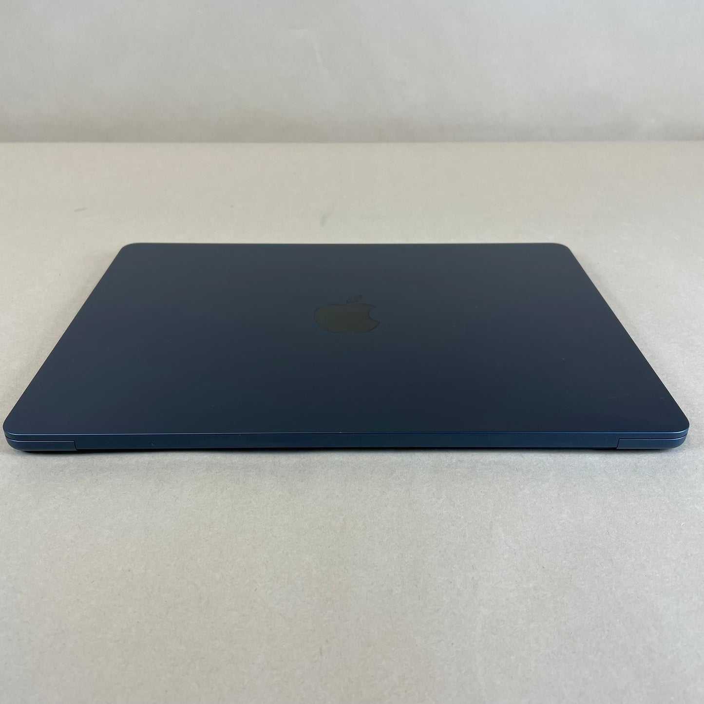 2024 Apple MacBook Air 13.6" M3 8C GPU 4.0GHz 16GB RAM 256GB SSD A3113