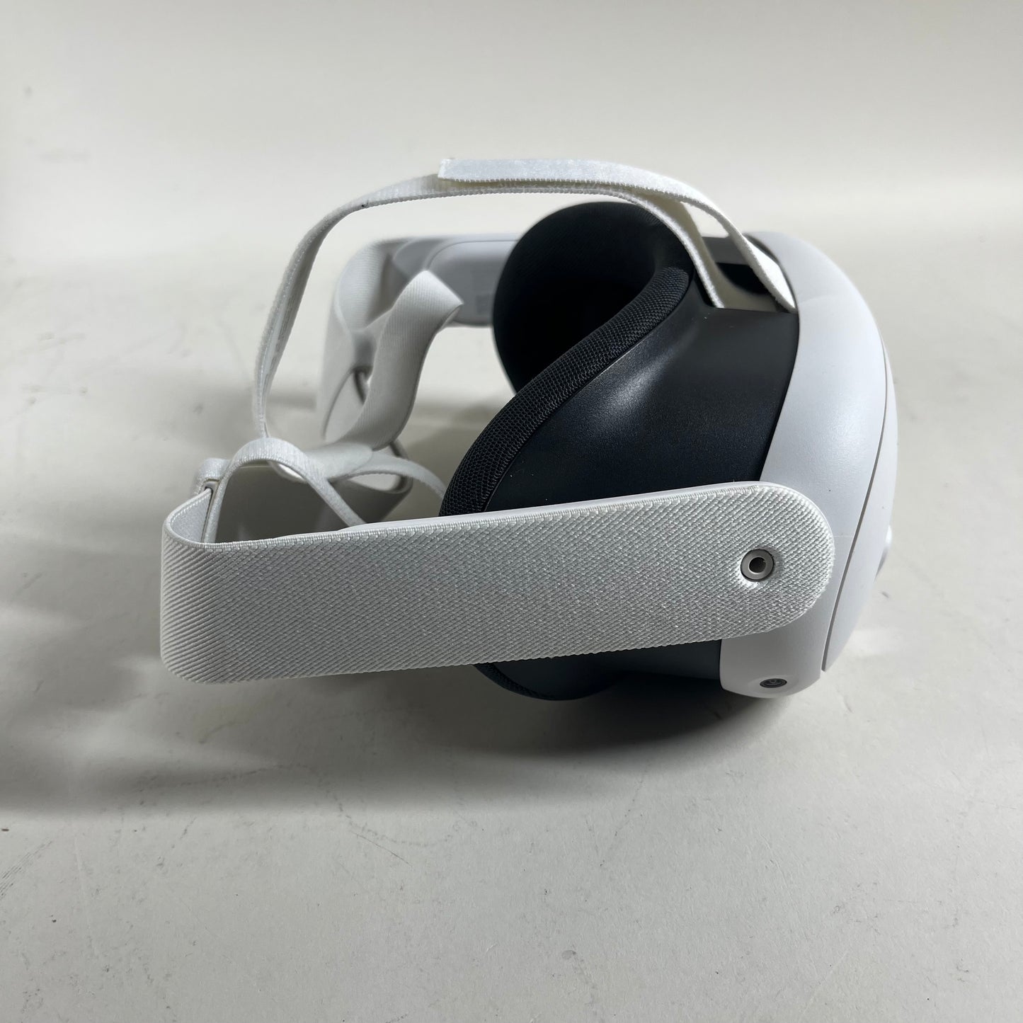 Meta Quest 3 128GB Standalone All-in-One VR Headset KW49CM