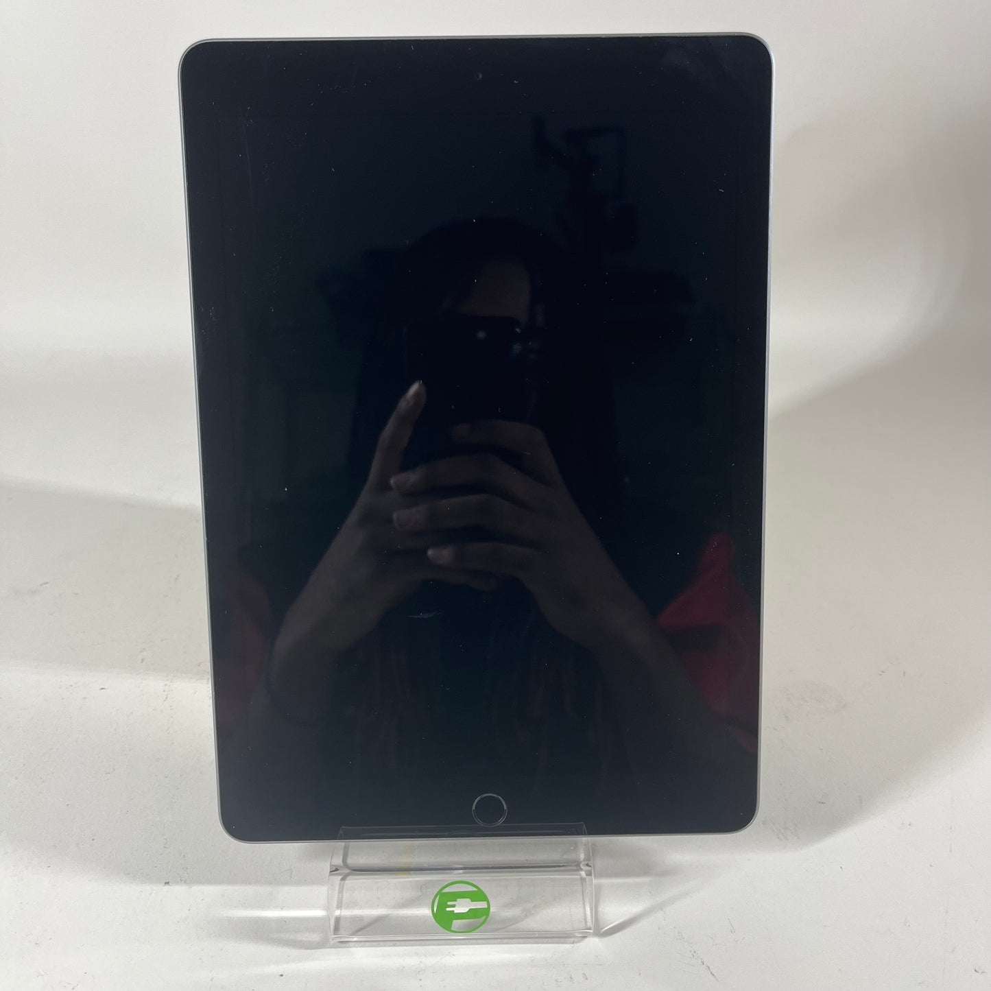 WiFi Only Apple iPad 6th Gen 32GB 17.7.8 Space gray MR7F2LL/A