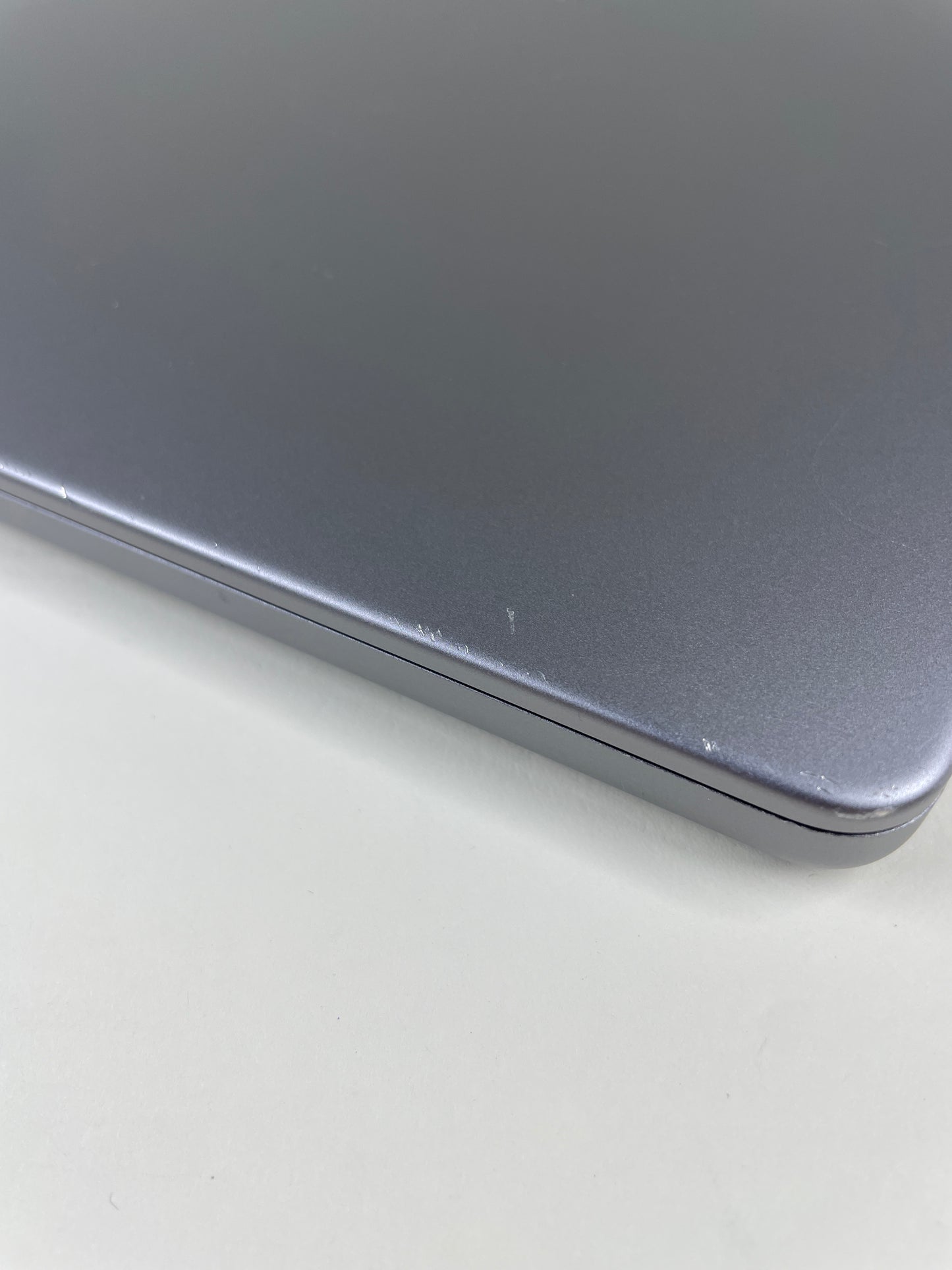 2021 Apple MacBook Pro 14" M1 3.2GHz 16GB RAM 512GB SSD Space Gray A2442