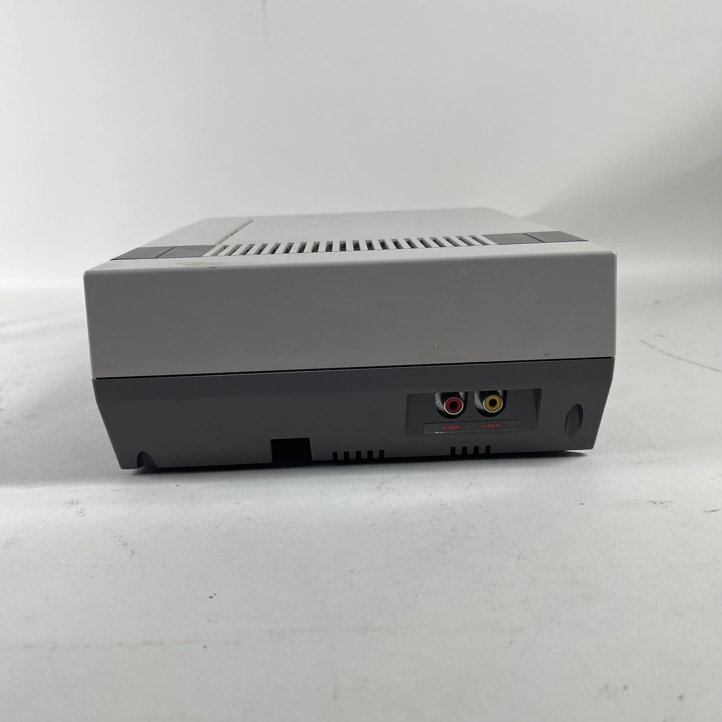 Nintendo Entertainment System NES Video Game Console NES-001 Gray