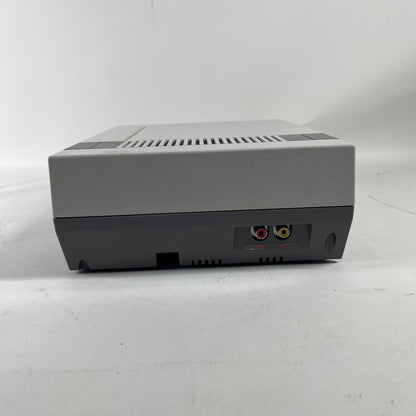 Nintendo Entertainment System NES Video Game Console NES-001 Gray