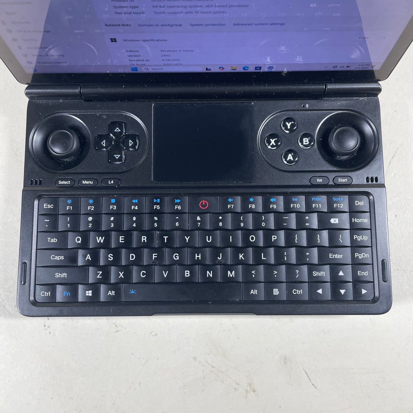 GPD Win Mini Zen 4 G1617-01 7" Ryzen 8840U 3.3GHz 32G RAM 2TB SSD Radeon 890M