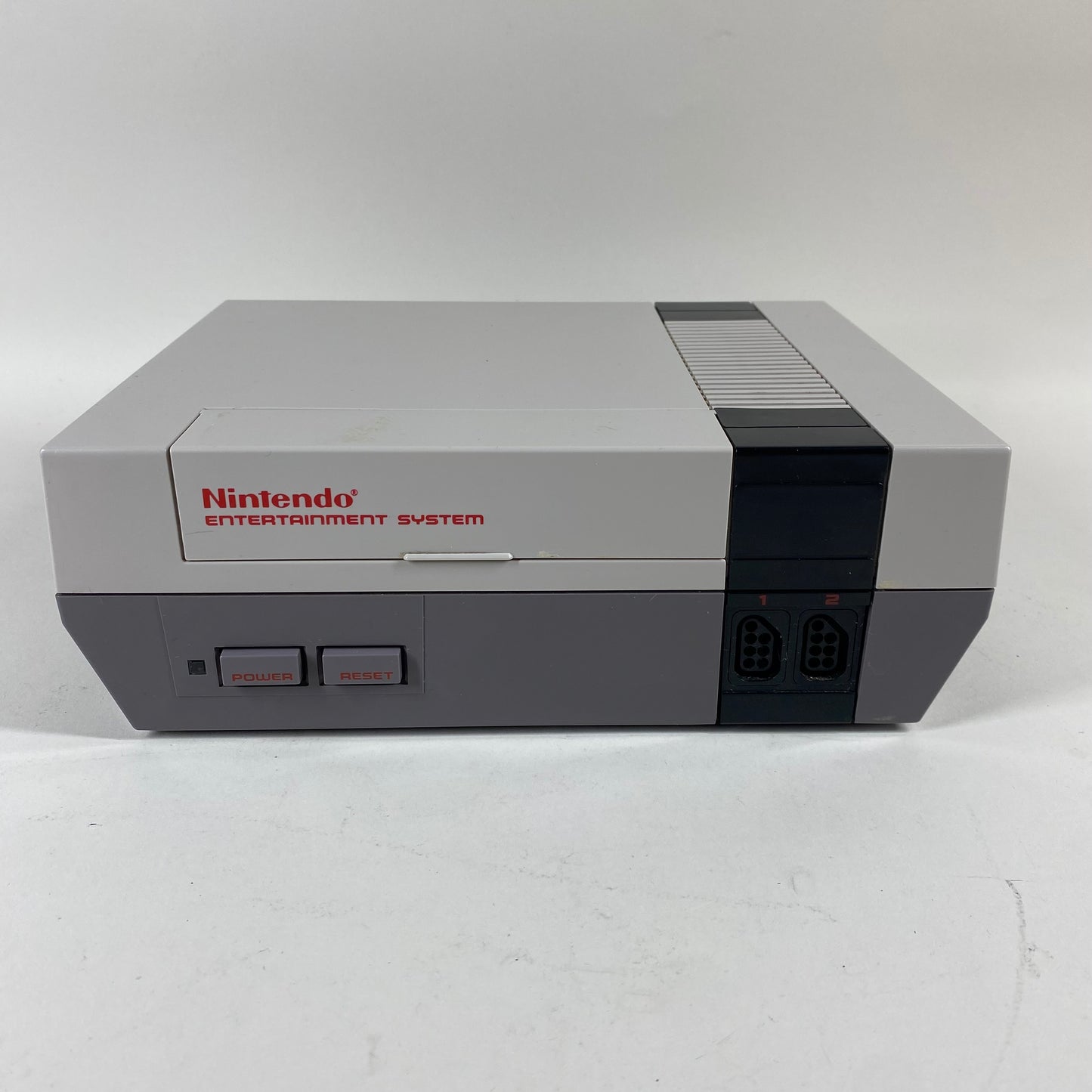 Nintendo Entertainment System NES Video Game Console NES-001 Gray