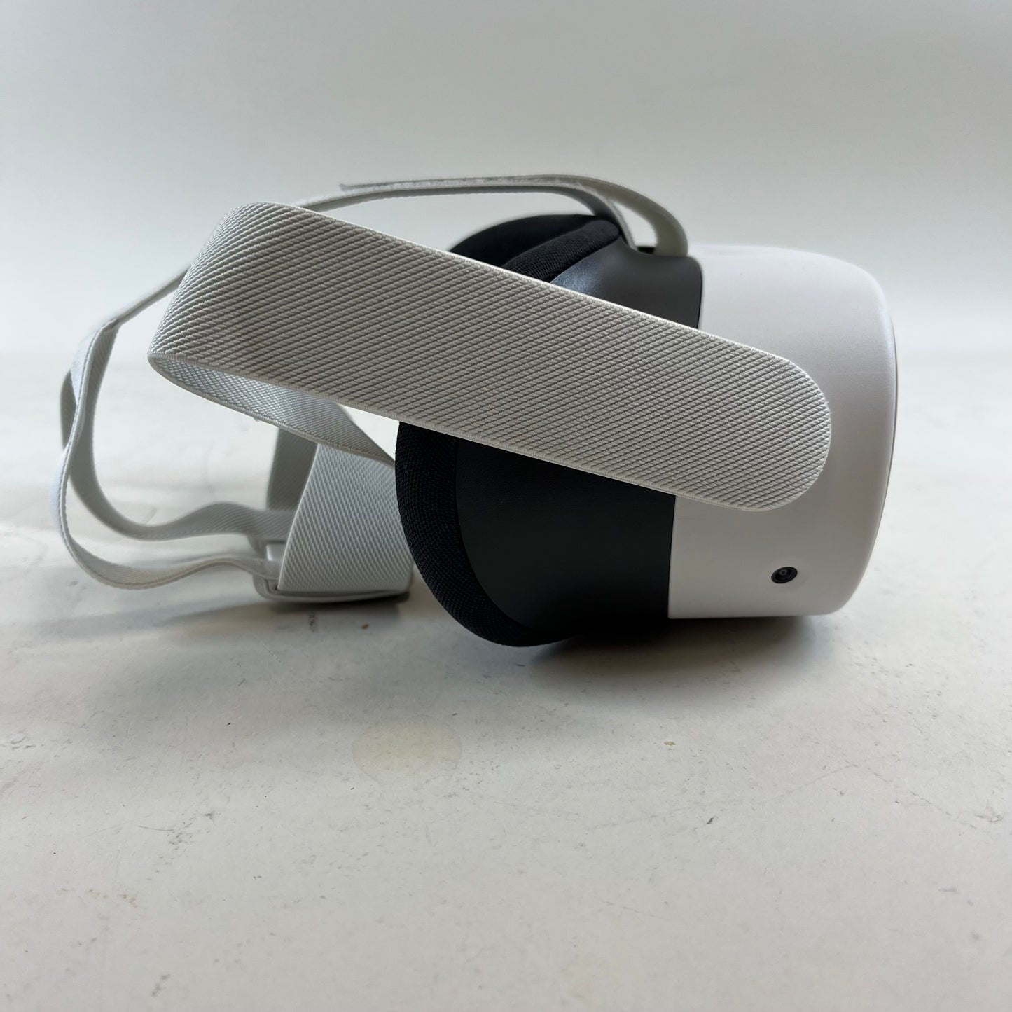 Meta Quest 3S 128GB Standalone All-in-One VR Headset KW49CM