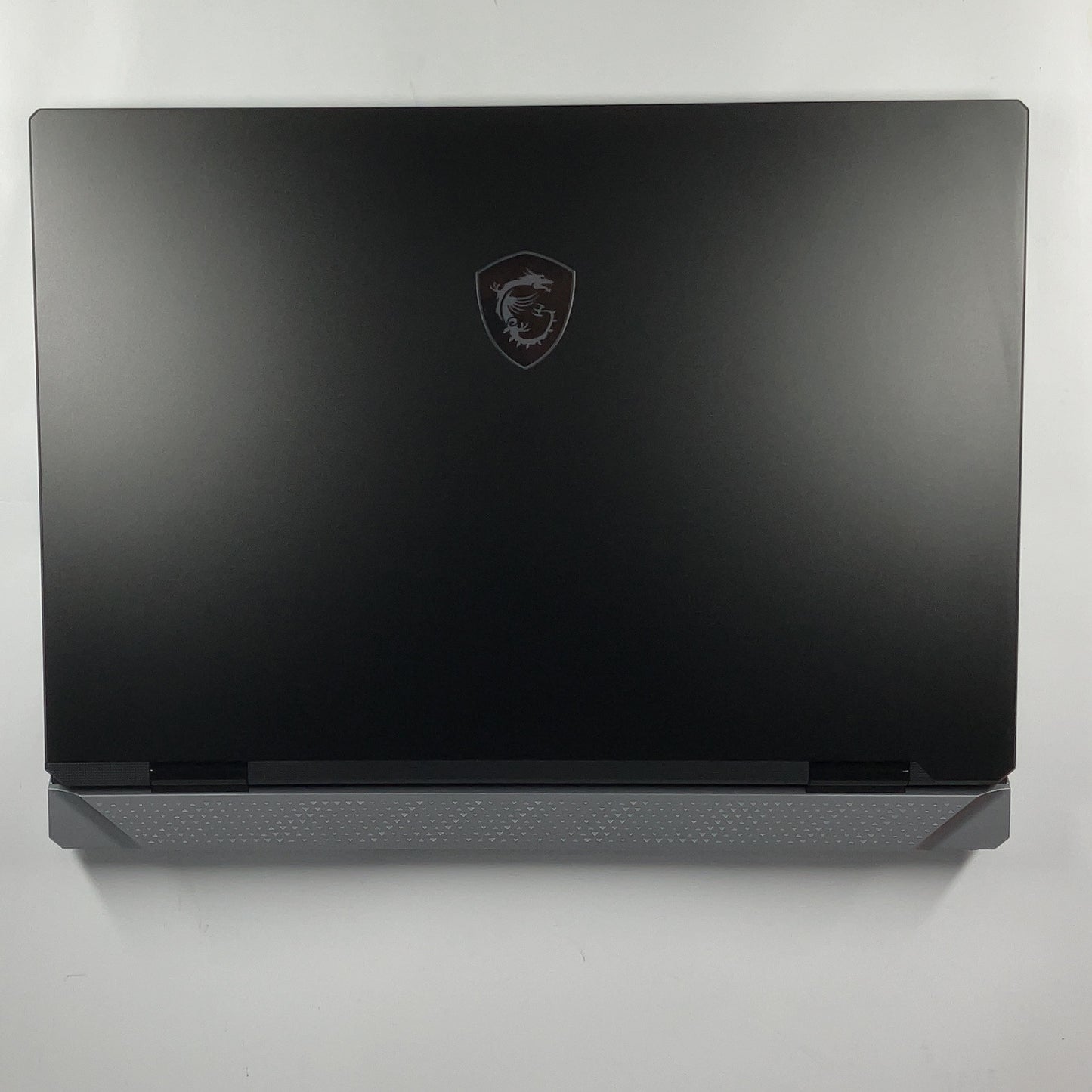 MSI Titan 18 HX AI 18" Ultra 9 285HX 2.8GHz 96GB RAM 2TB SSD GeForce RTX 5090