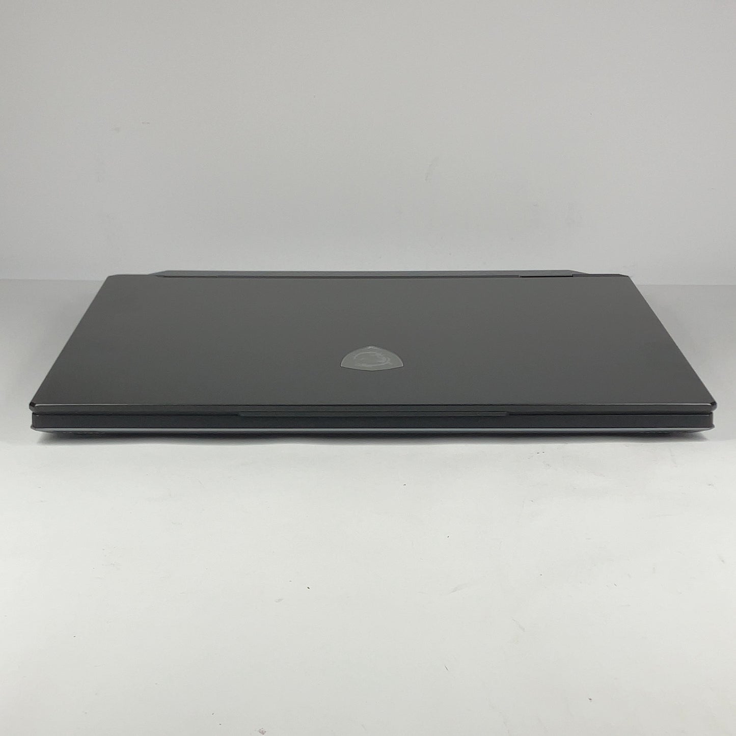 MSI Titan 18 HX AI 18" Ultra 9 285HX 2.8GHz 96GB RAM 2TB SSD GeForce RTX 5090