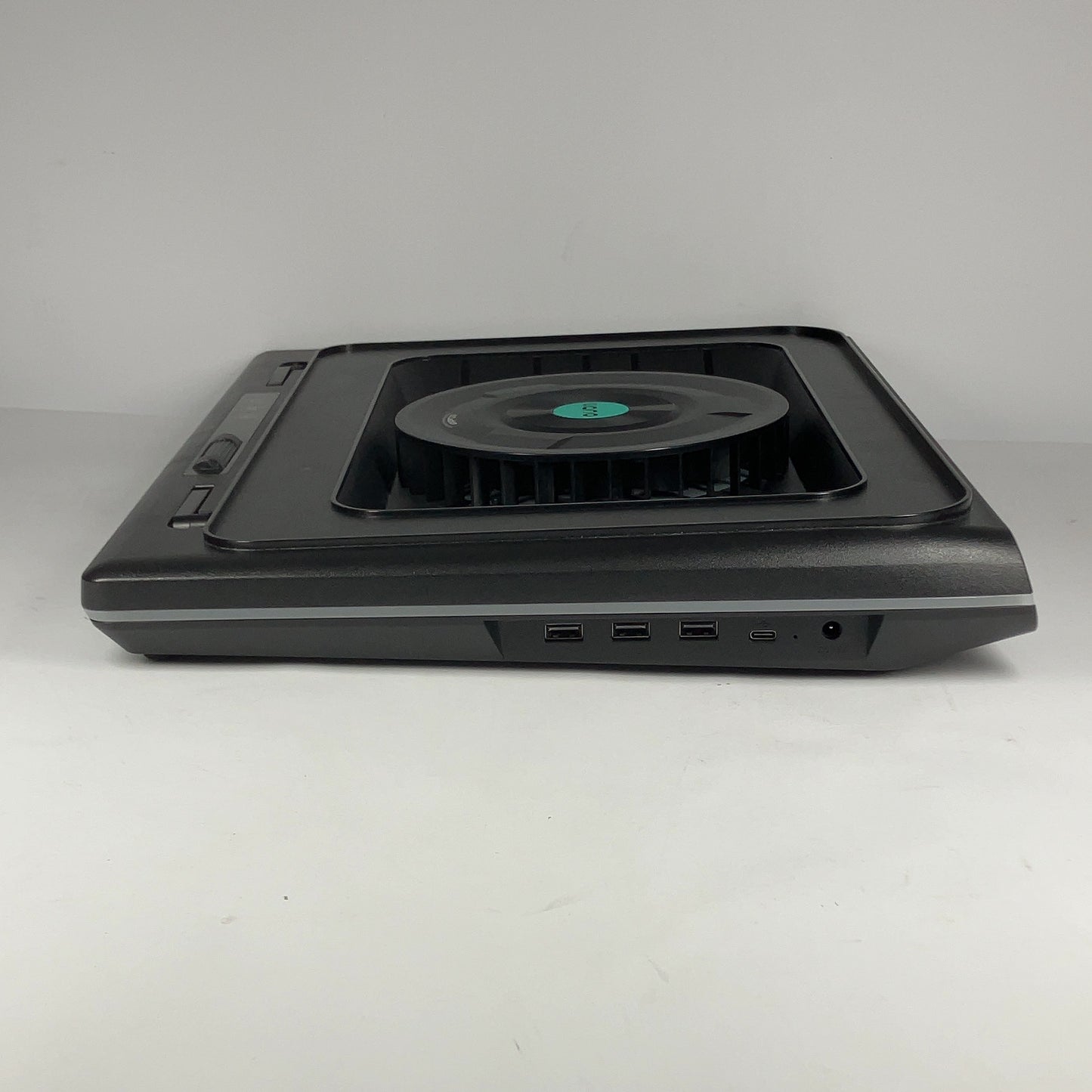 MSI Titan 18 HX AI 18" Ultra 9 285HX 2.8GHz 96GB RAM 2TB SSD GeForce RTX 5090