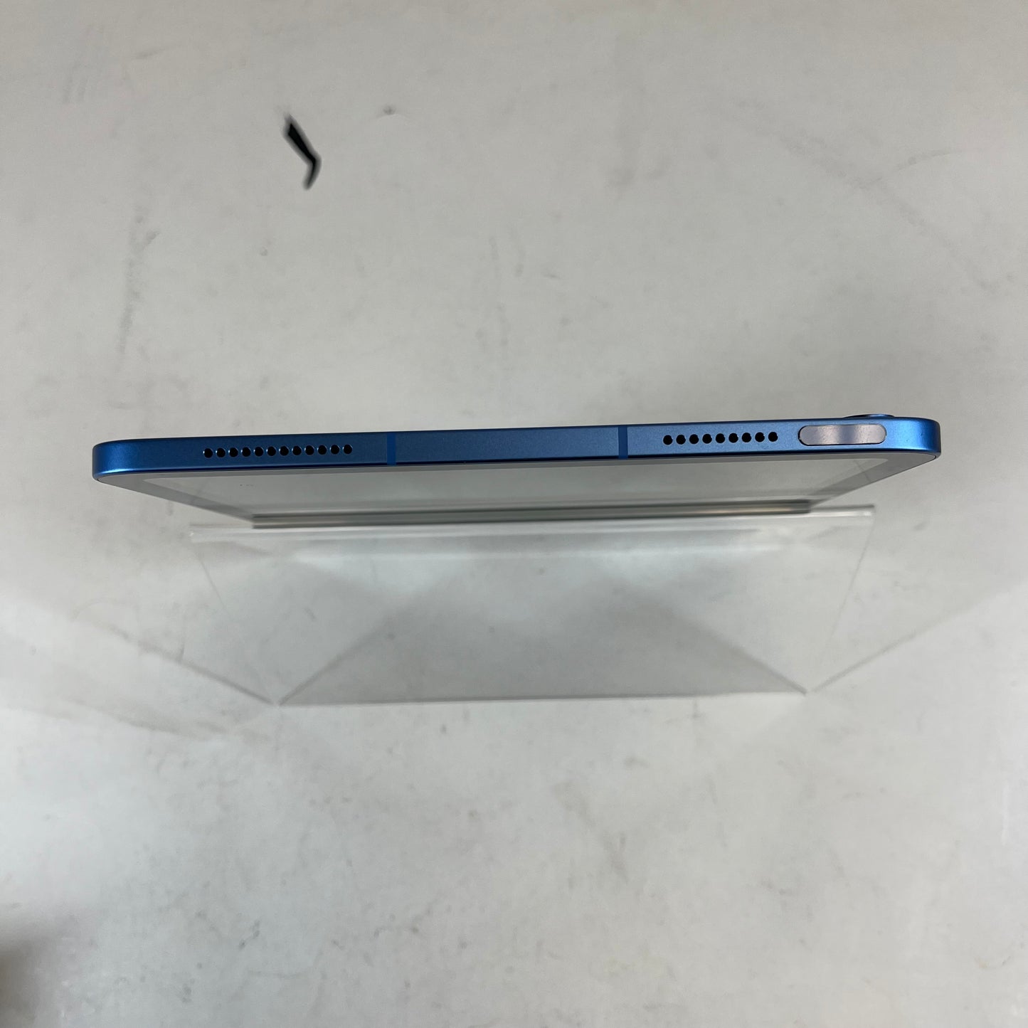 Unlocked Apple iPad 11" (A16) 128GB Blue MD7G4LL/A