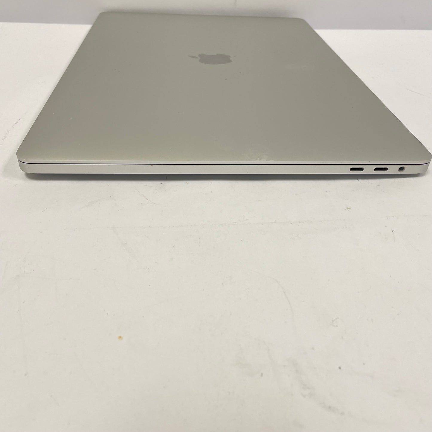 2019 Apple MacBook Pro 16" i7 2.6GHz 16GB RAM 512GB SSD Silver A2141