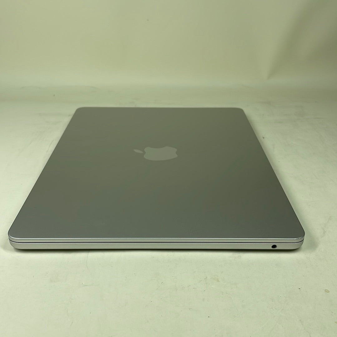 2022 Apple MacBook Air 13" M2 3.5GHz 8GB RAM 256GB SSD Silver A2681