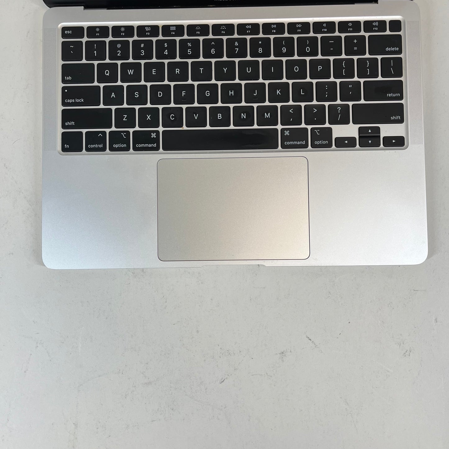 2020 Apple MacBook Air 13.3" i5 1.1GHz 8GB RAM 256GB SSD Silver A2179