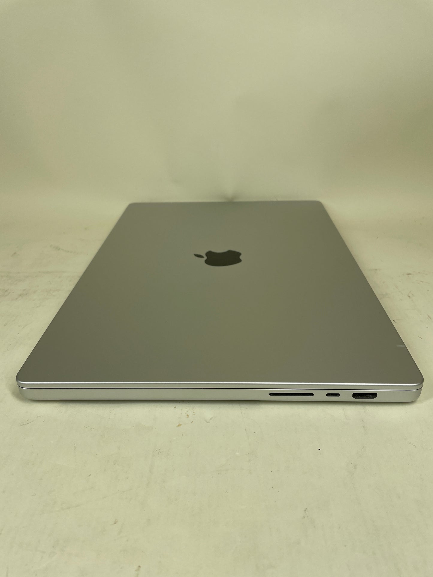 2021 Apple MacBook Pro 16" M1 Pro 3.2GHz 16GB RAM 512GB SSD Silver A2485