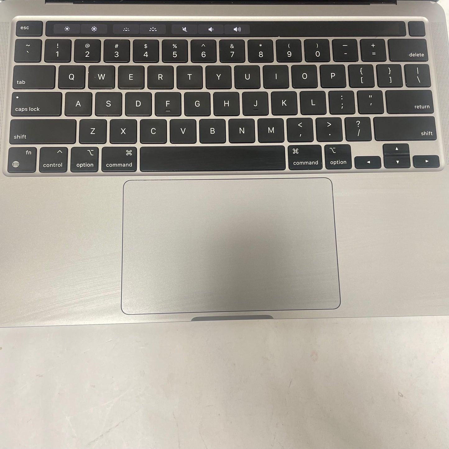 2020 Apple MacBook Pro 13.3" M1 8C GPU 3.2GHz 16GB RAM 1TB SSD A2338