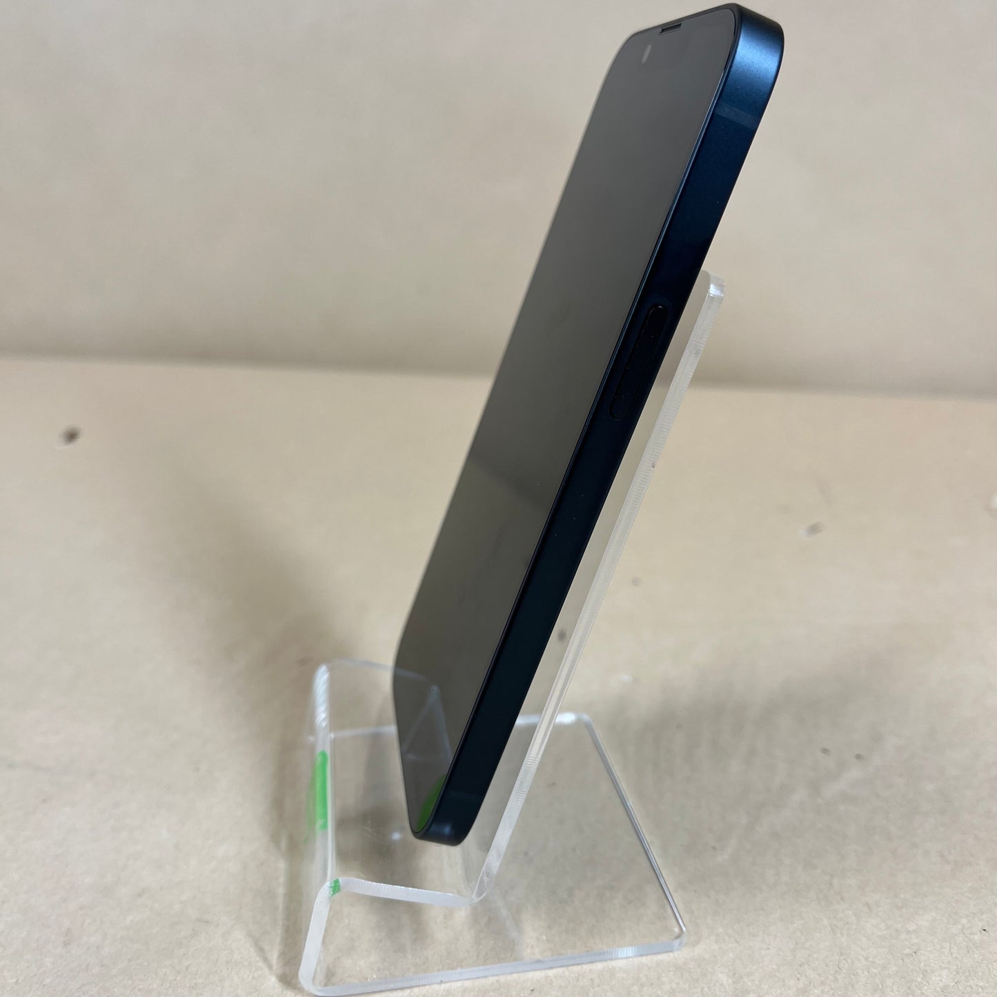 T-Mobile Apple iPhone 16e 128GB Black MD0D4LL/A 0 Cycle Count