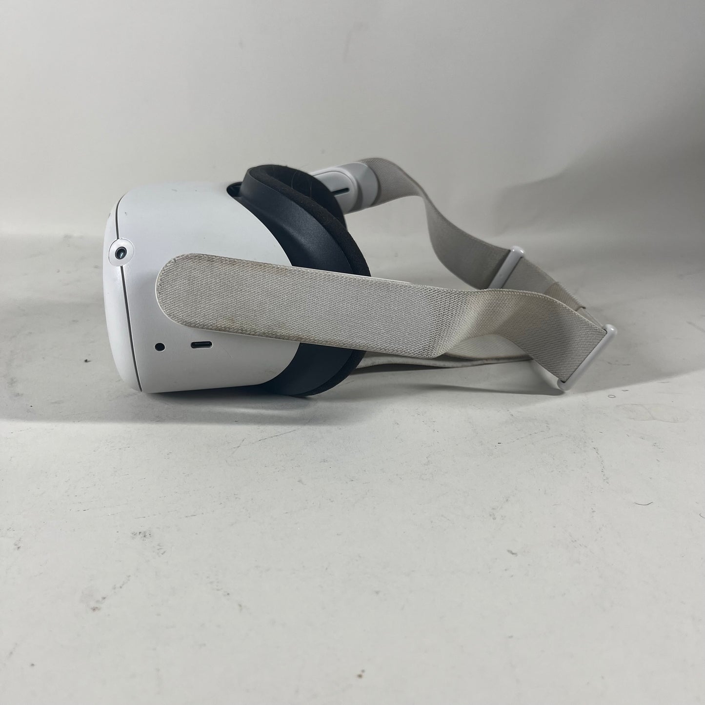 Meta Quest 2 128GB Standalone All-in-One VR Headset KW49CM