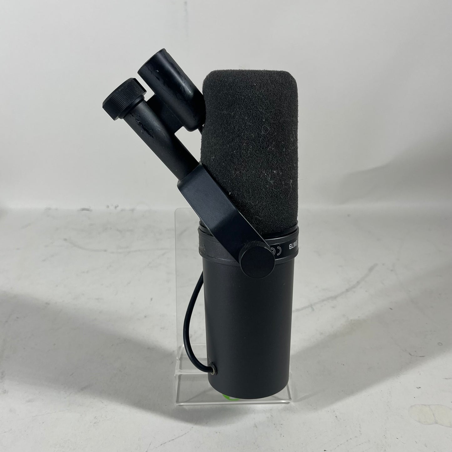 Shure SM7B Cardioid Dynamic Vocal Microphone With Frame Works Clamp Stand