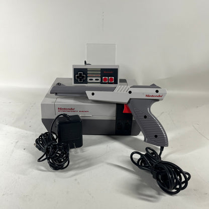 Nintendo Entertainment System NES Video Game Console NES-001 Gray
